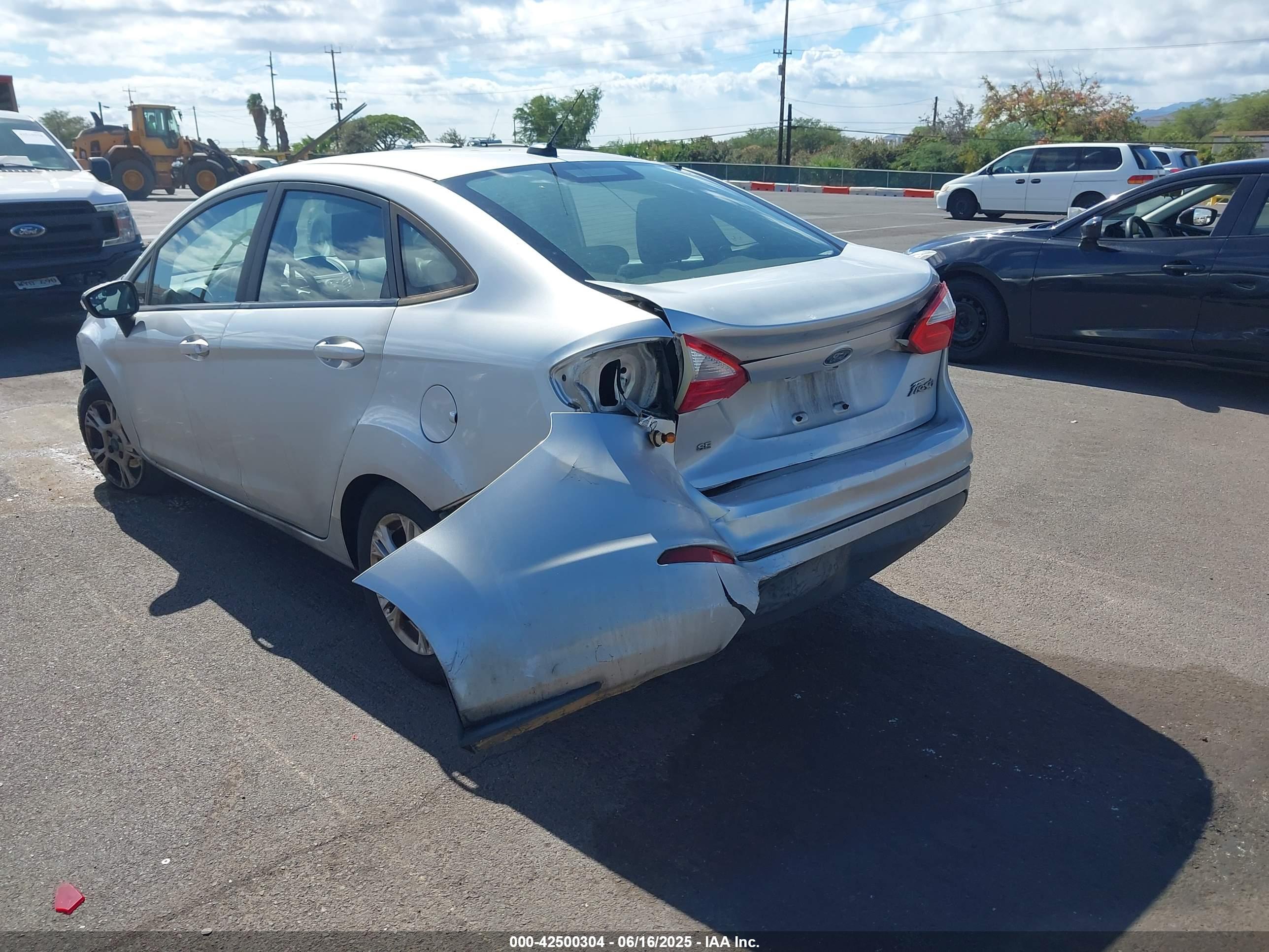 FORD FIESTA image 6
