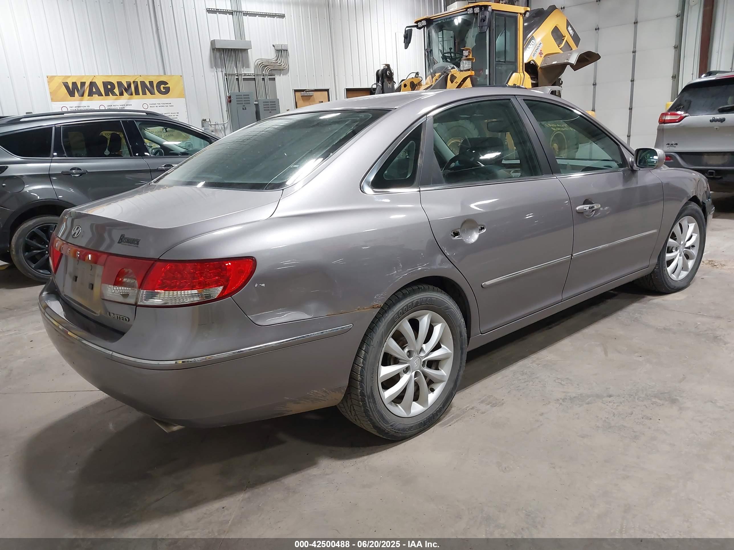 HYUNDAI AZERA image 4