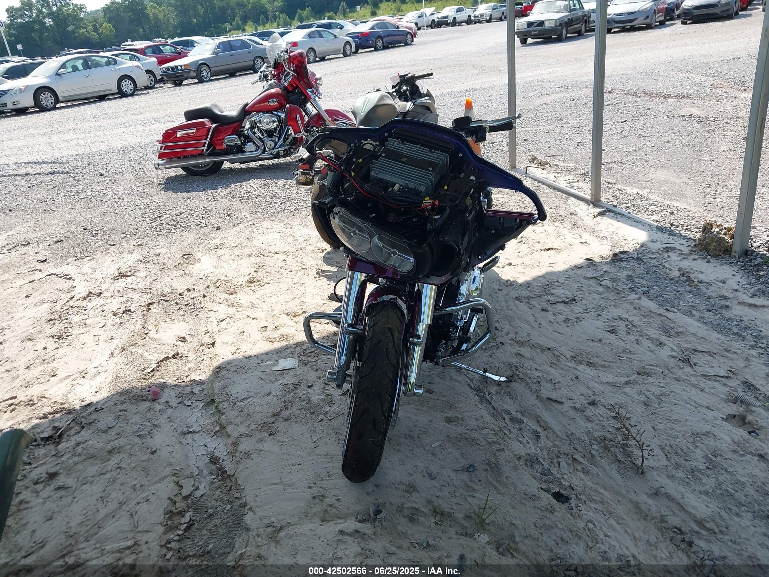 HARLEY-DAVIDSON FLTRUSE image 5