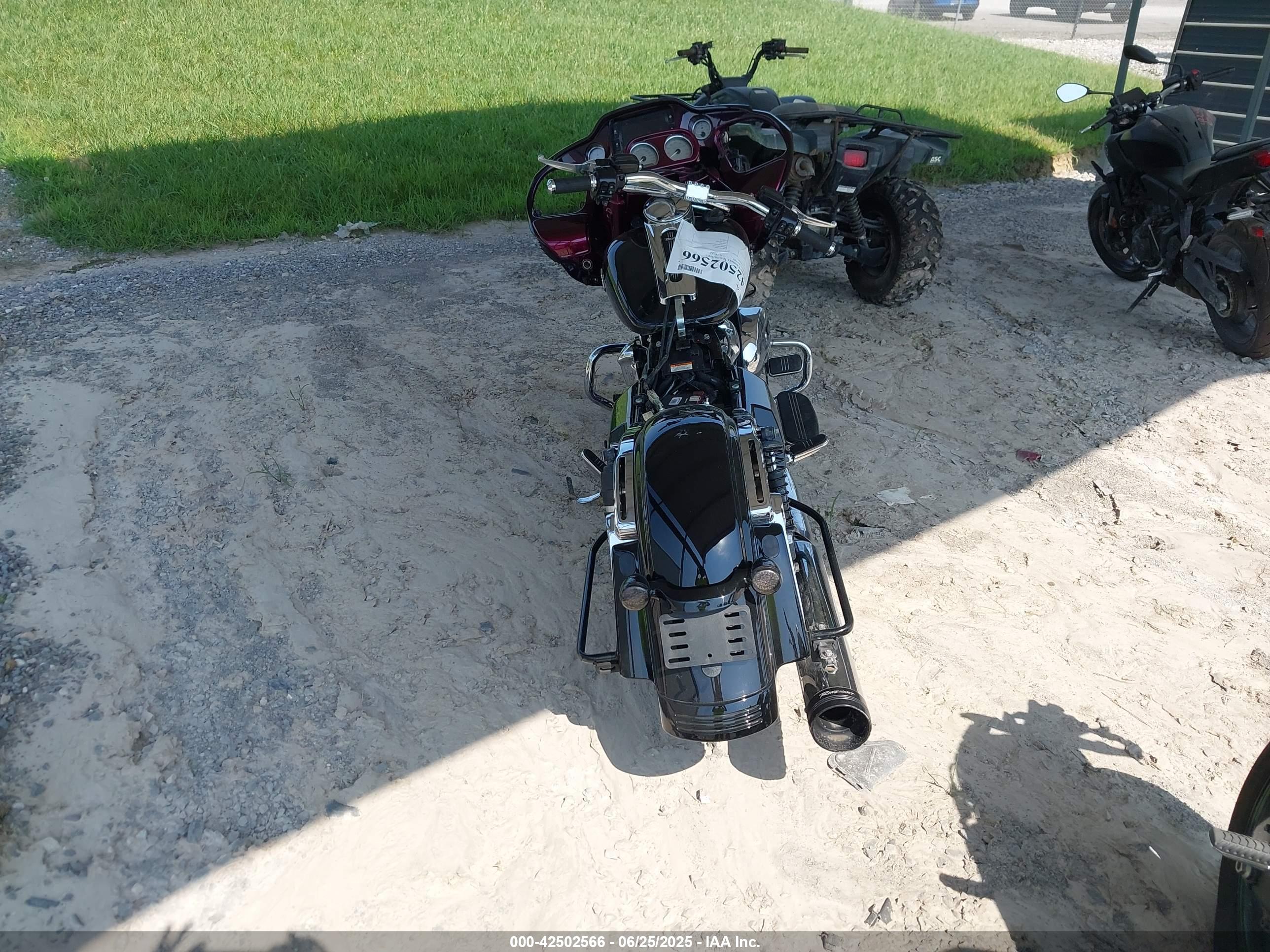 HARLEY-DAVIDSON FLTRUSE image 6
