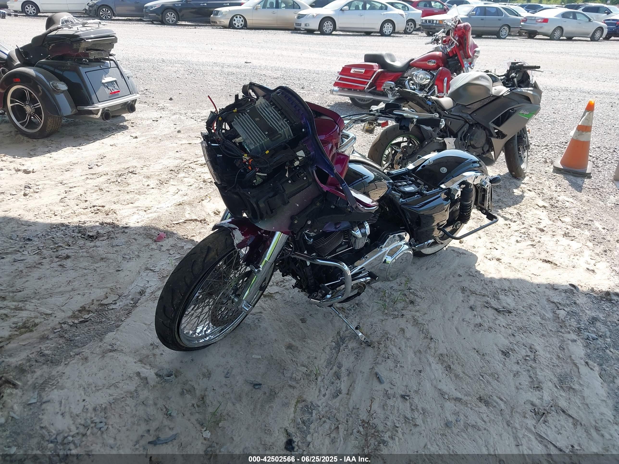 HARLEY-DAVIDSON FLTRUSE image 9