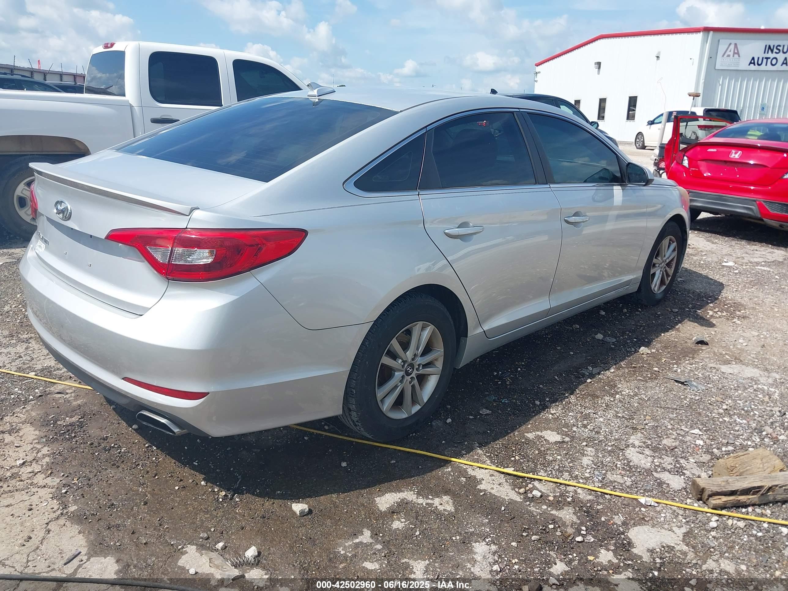 HYUNDAI SONATA image 4