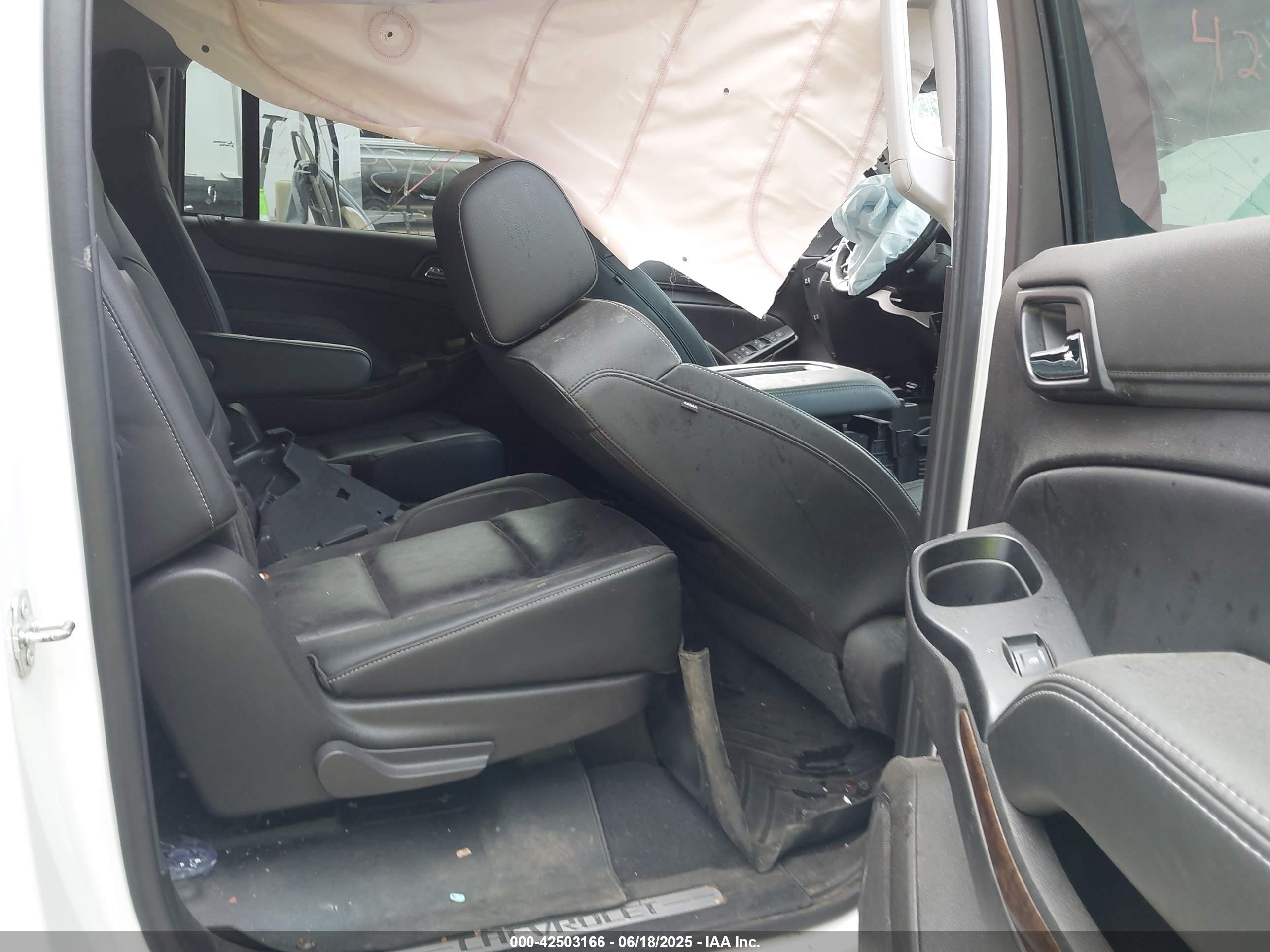 CHEVROLET SUBURBAN image 8
