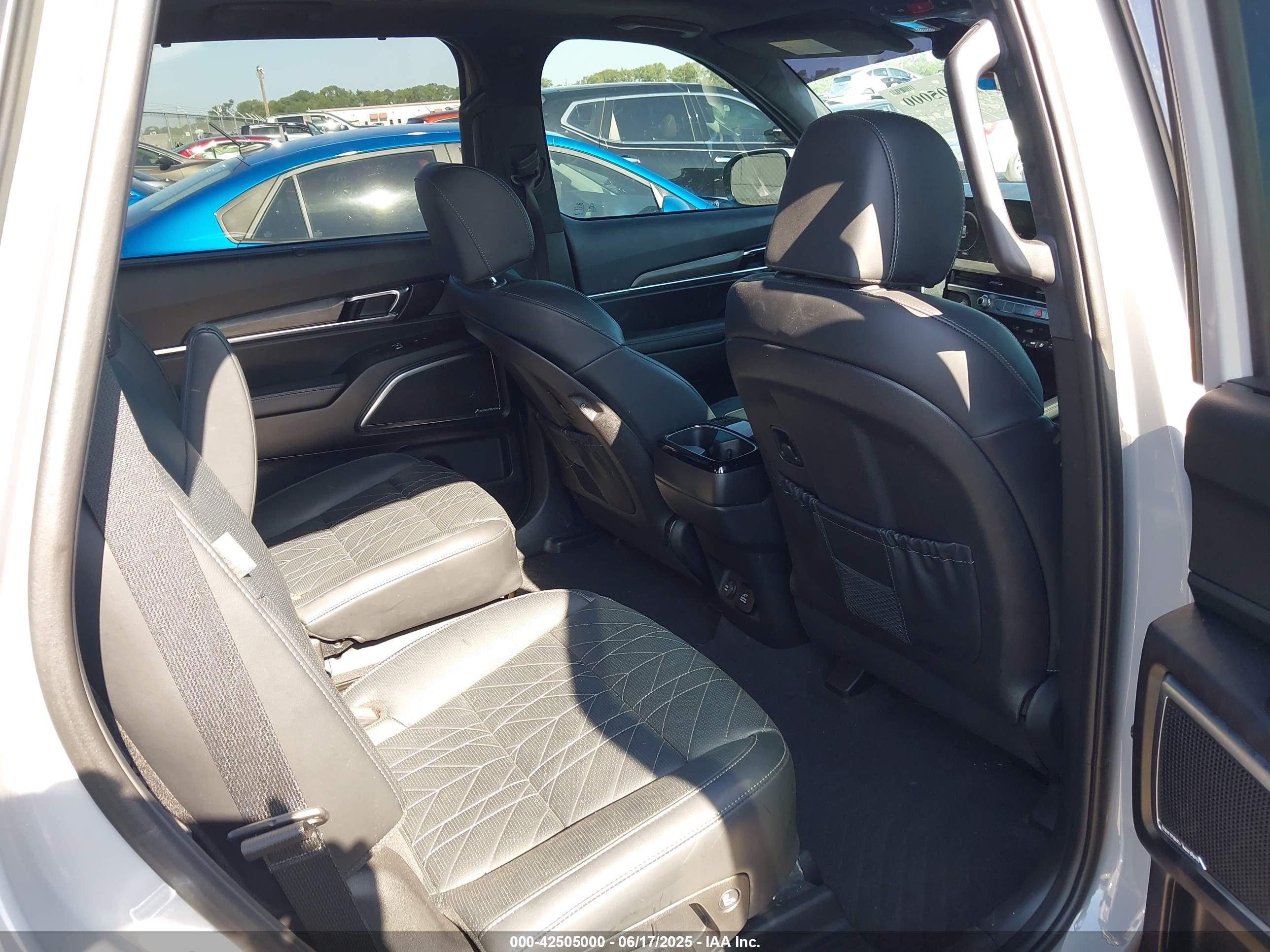 KIA TELLURIDE image 8