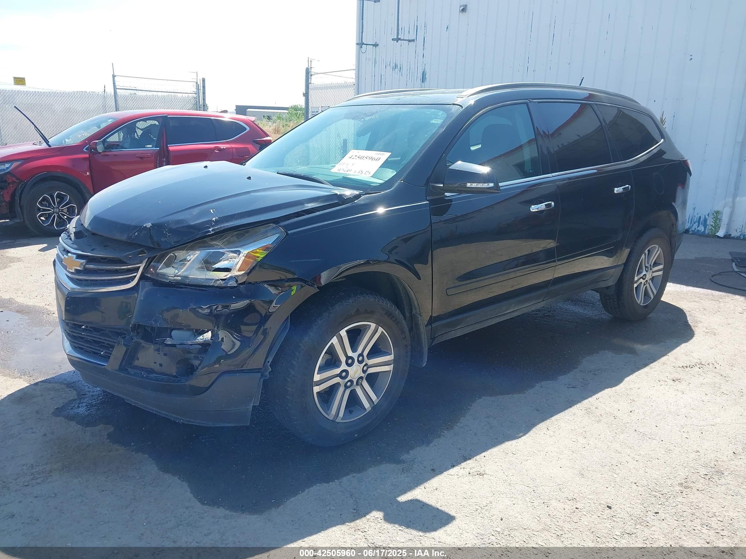 CHEVROLET TRAVERSE image 2