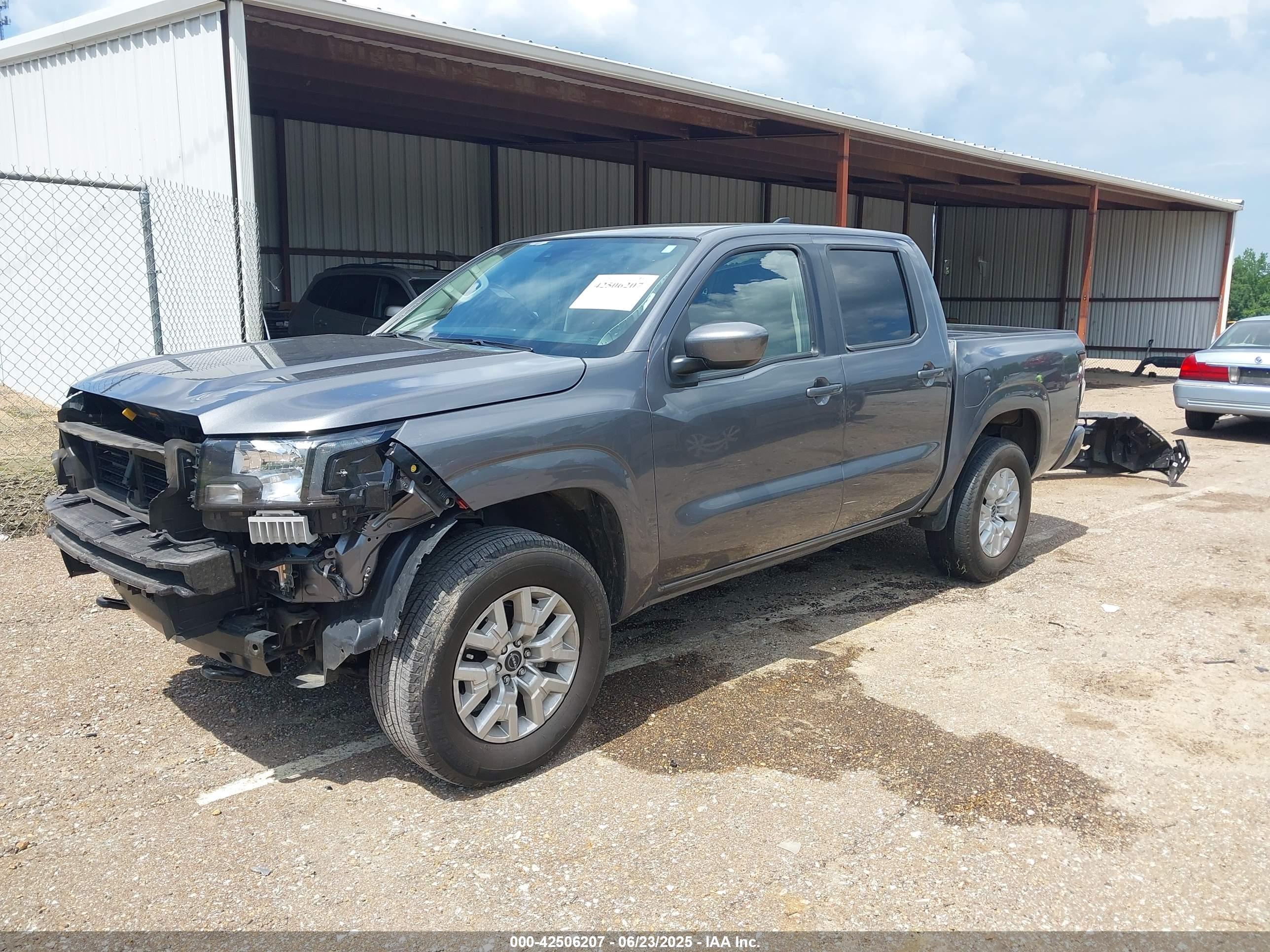 NISSAN FRONTIER image 2