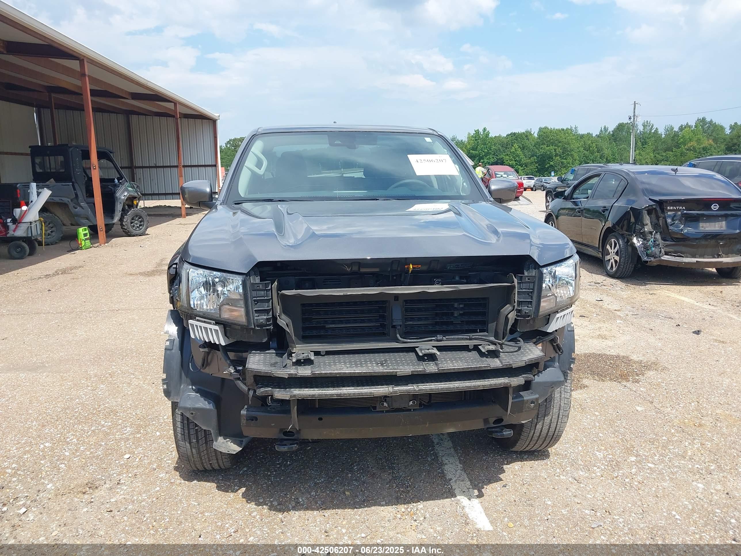 NISSAN FRONTIER image 6