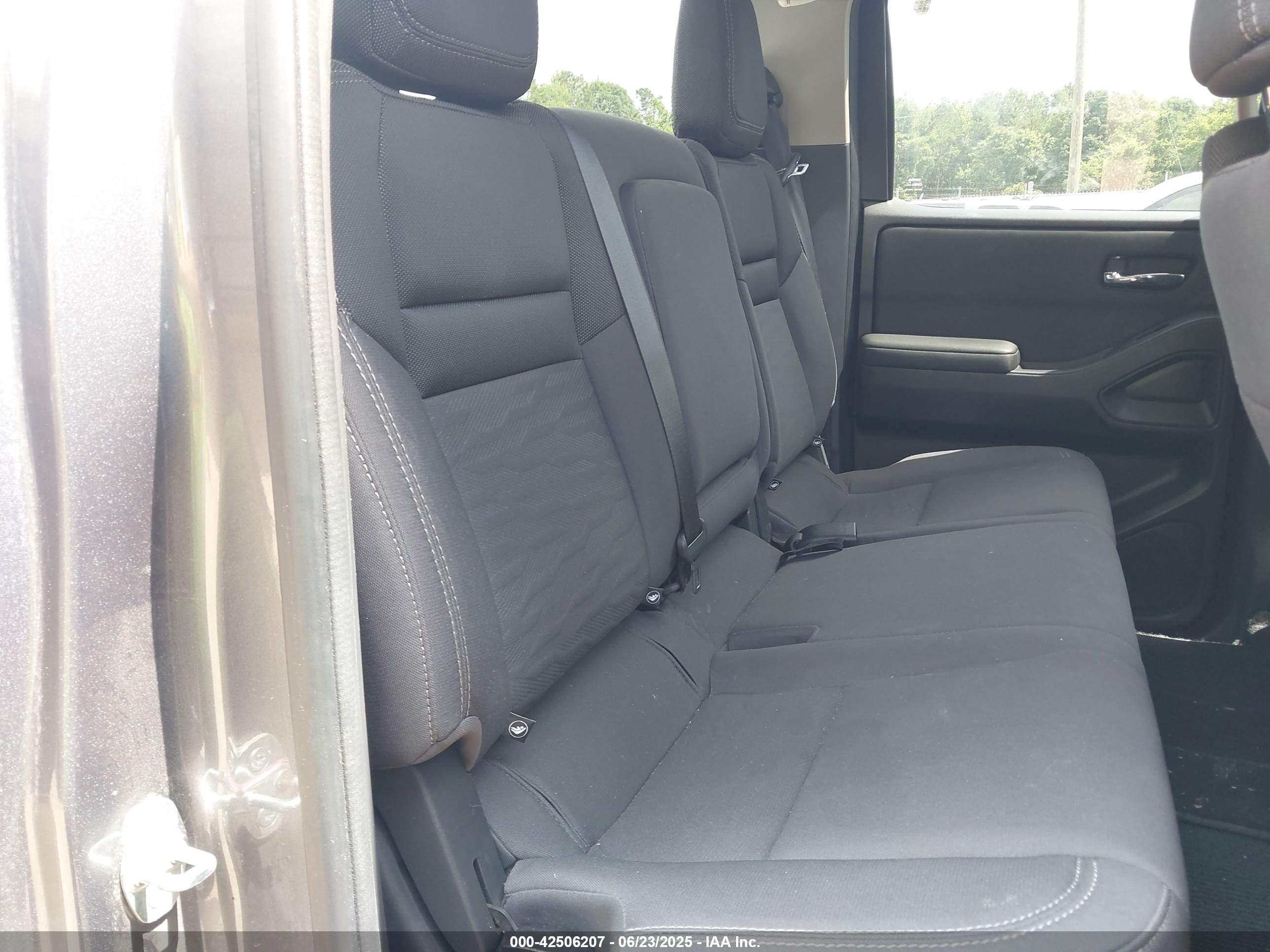 NISSAN FRONTIER image 8