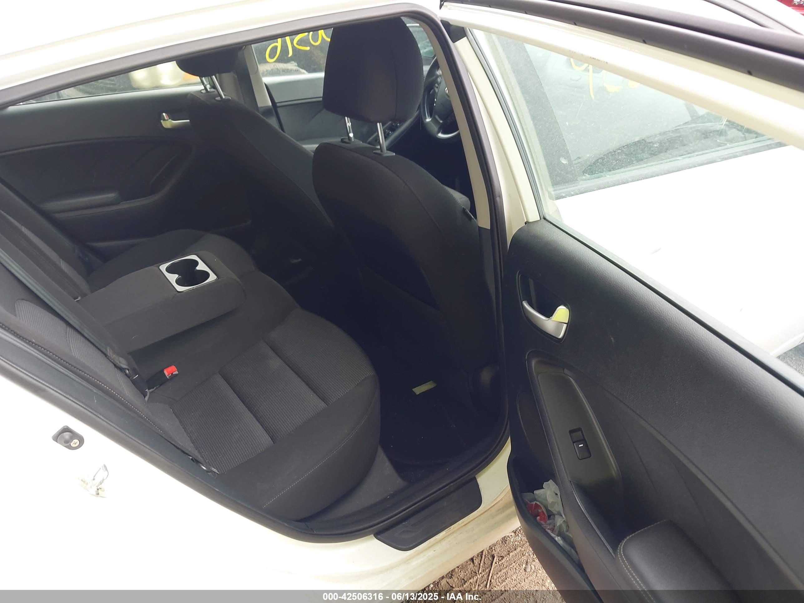 KIA FORTE image 8