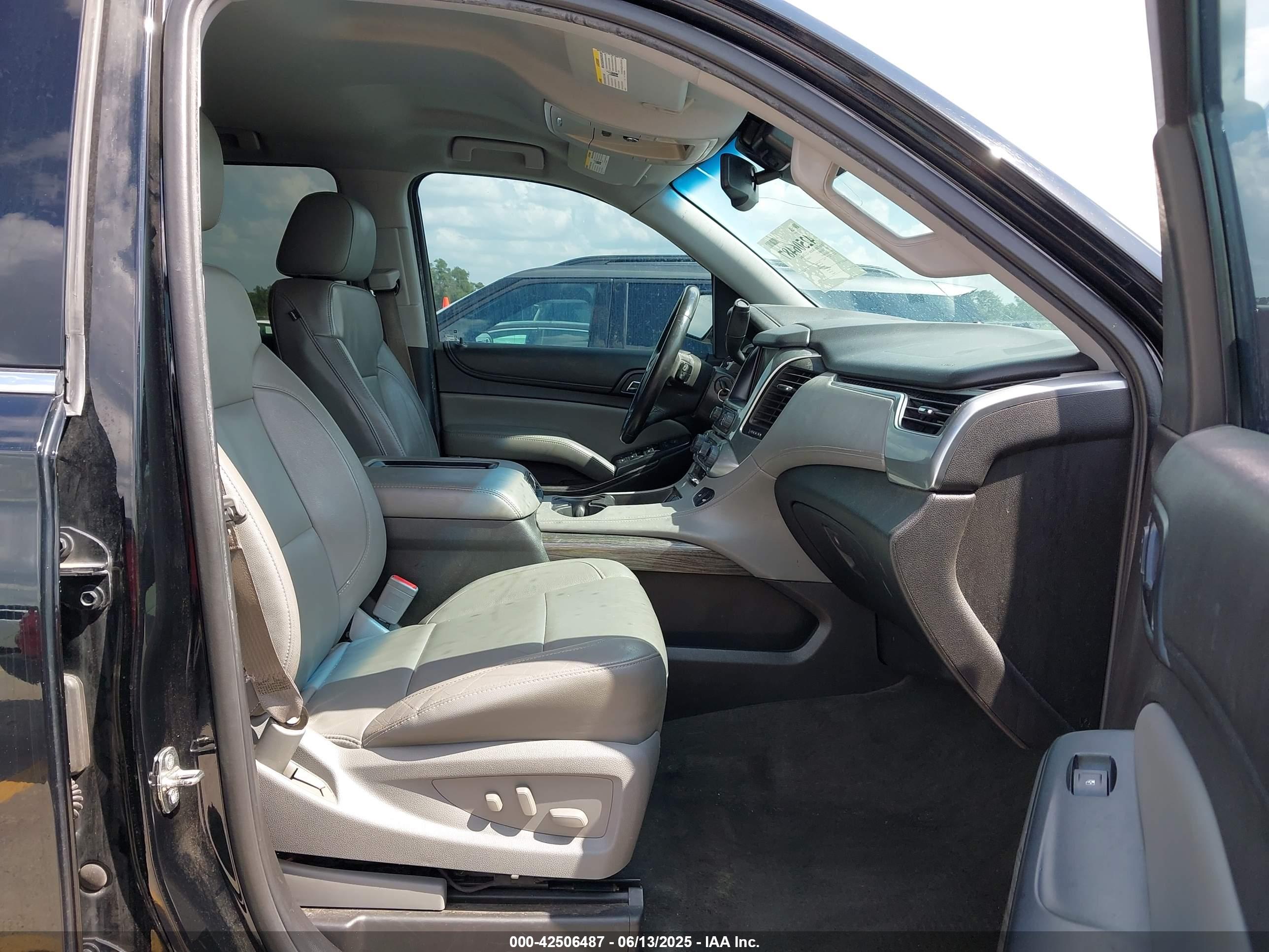 CHEVROLET TAHOE image 5