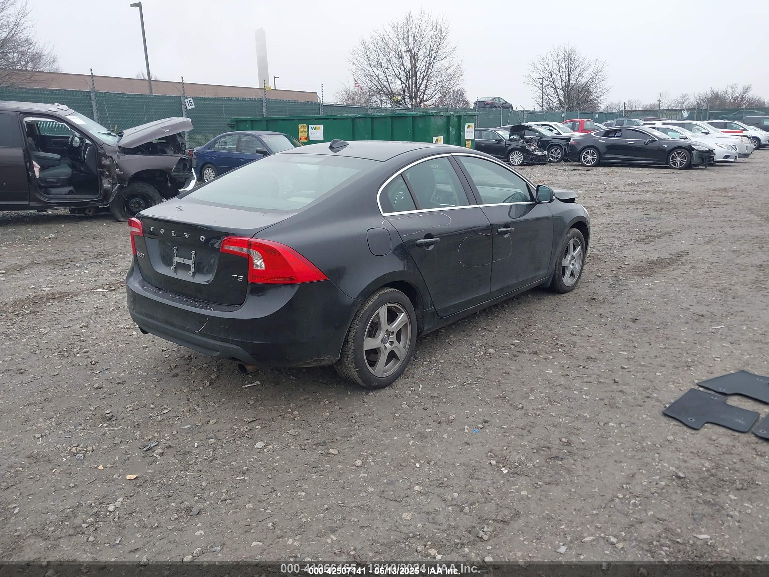 VOLVO S60 image 4