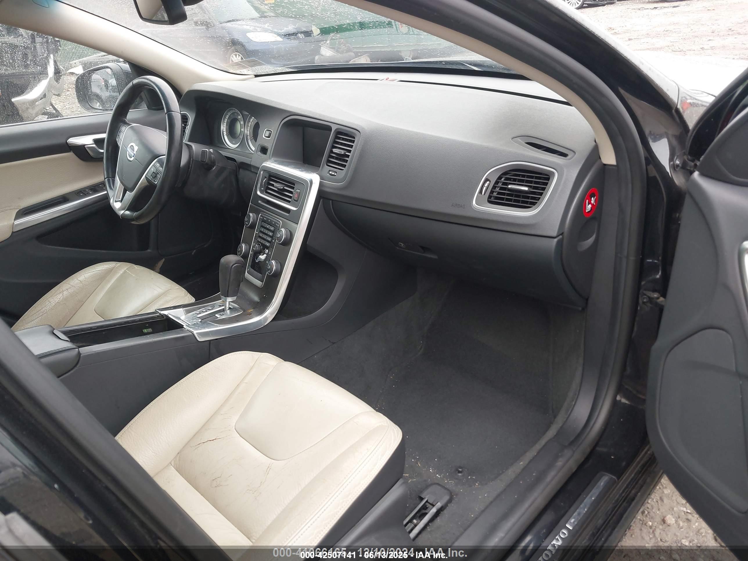 VOLVO S60 image 5