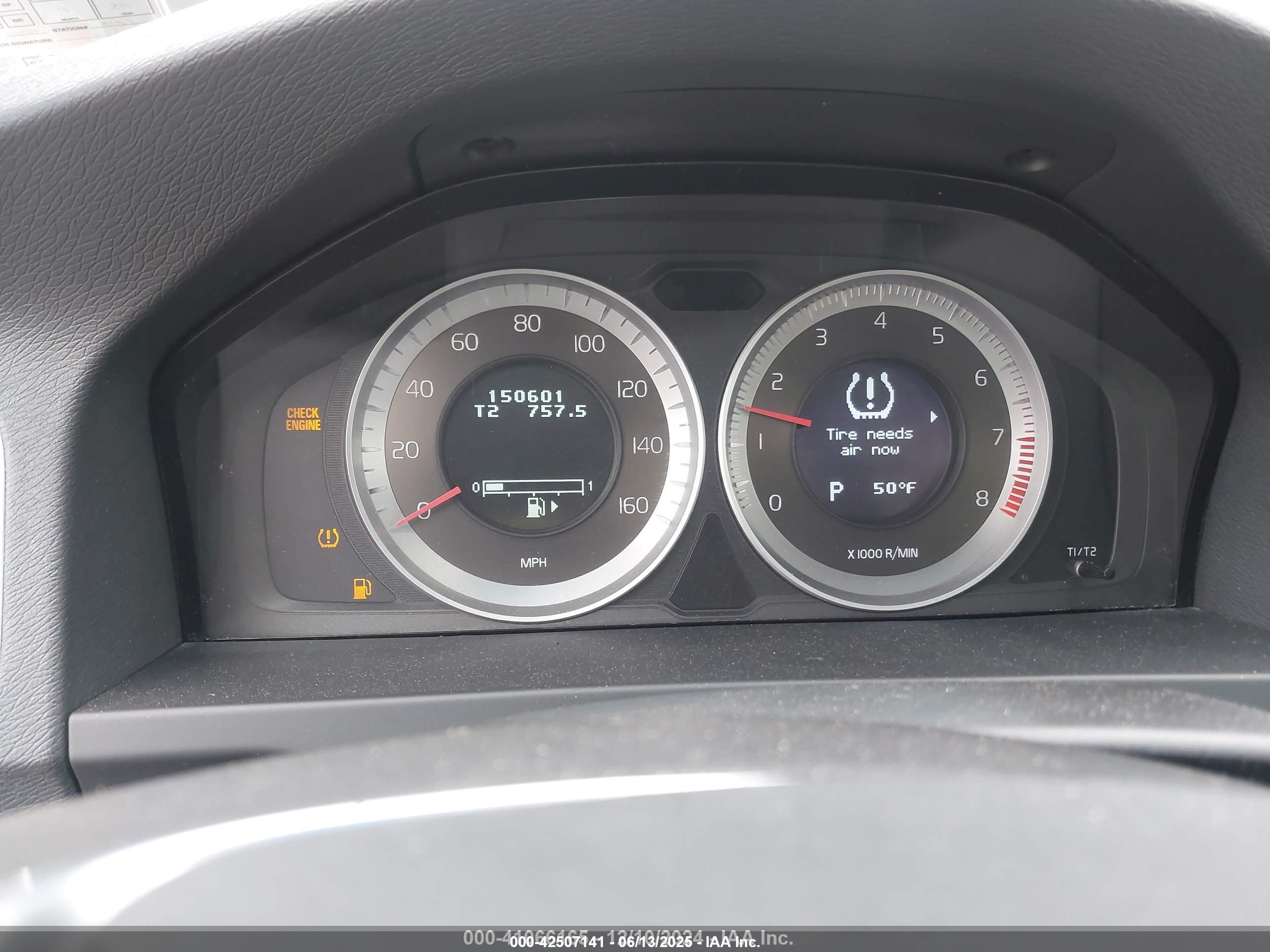 VOLVO S60 image 7