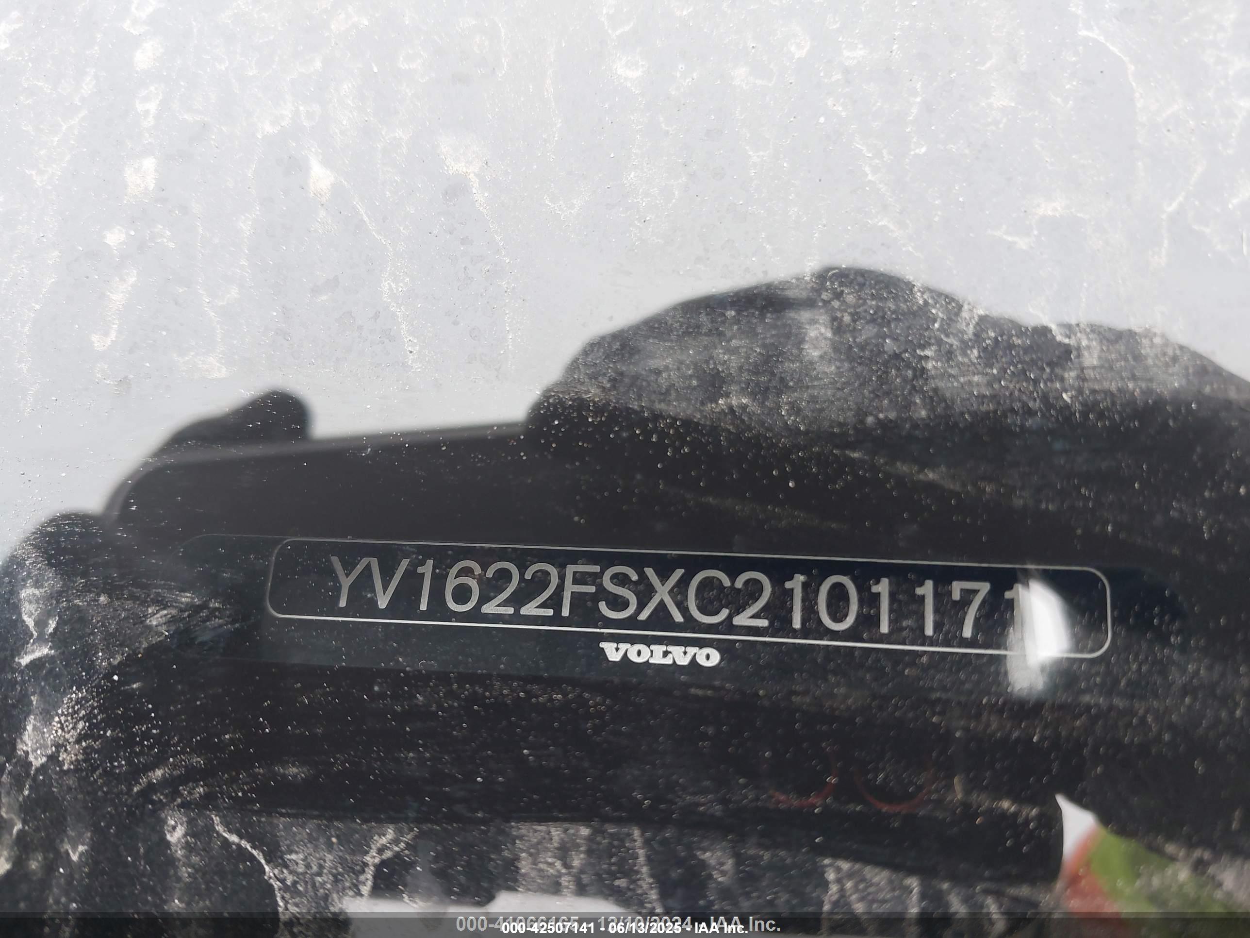 VOLVO S60 image 9