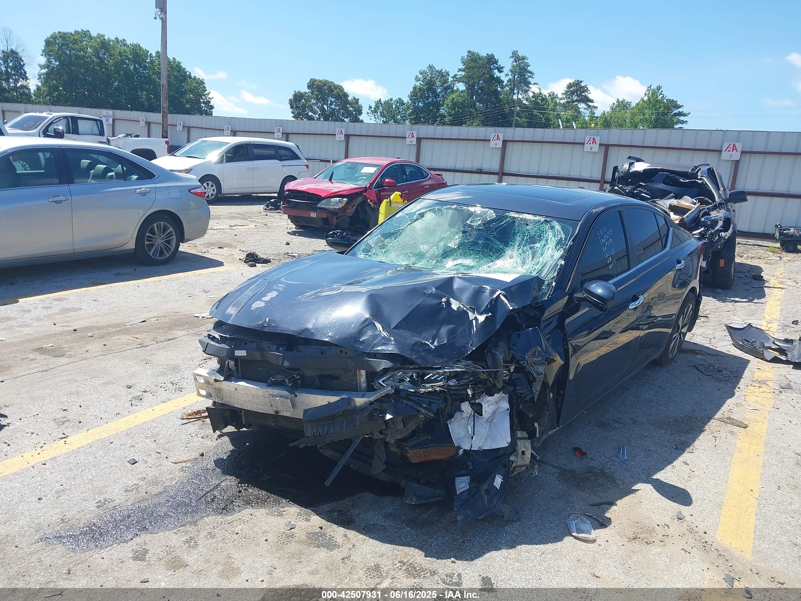 NISSAN ALTIMA image 2