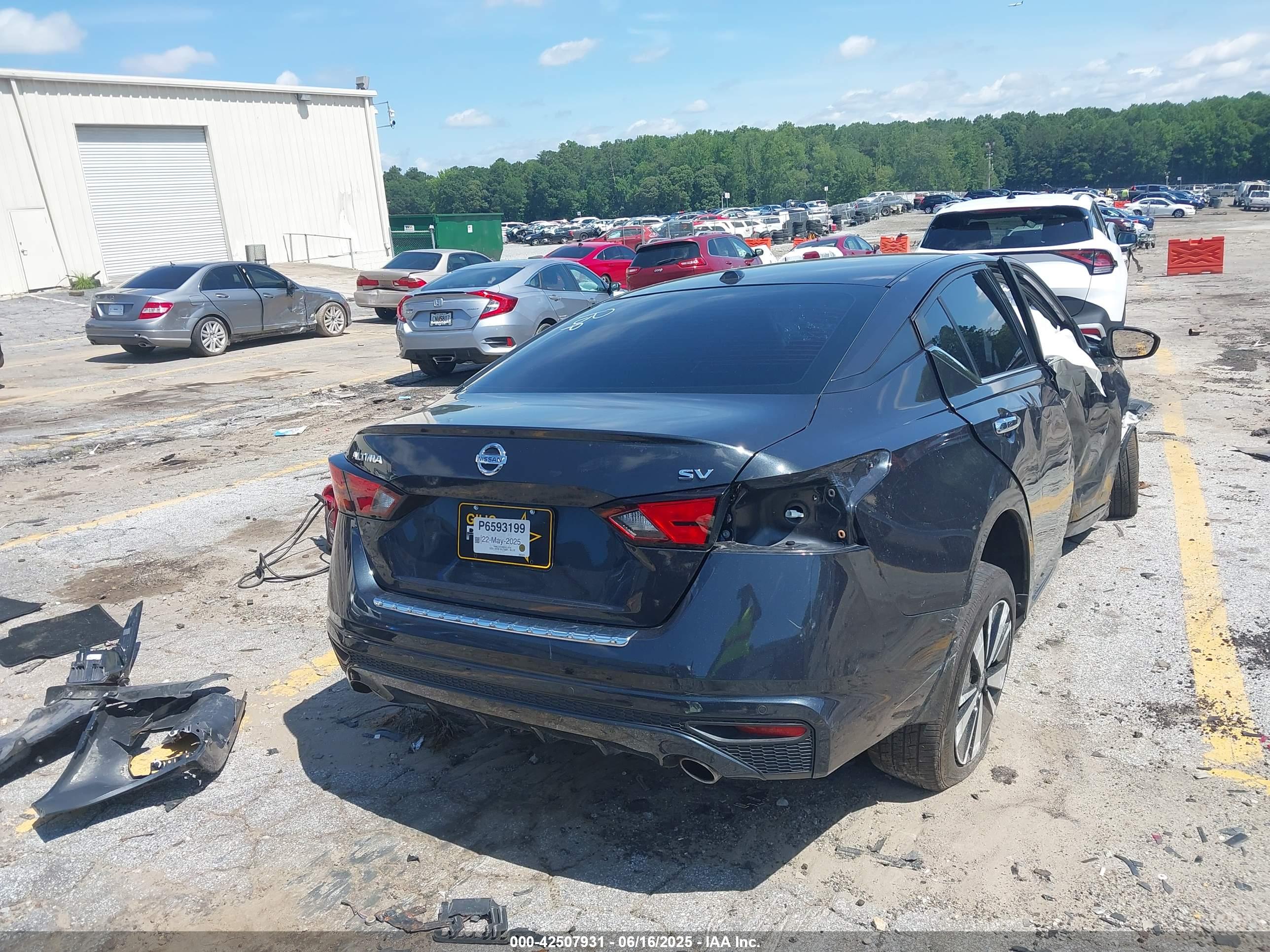NISSAN ALTIMA image 4