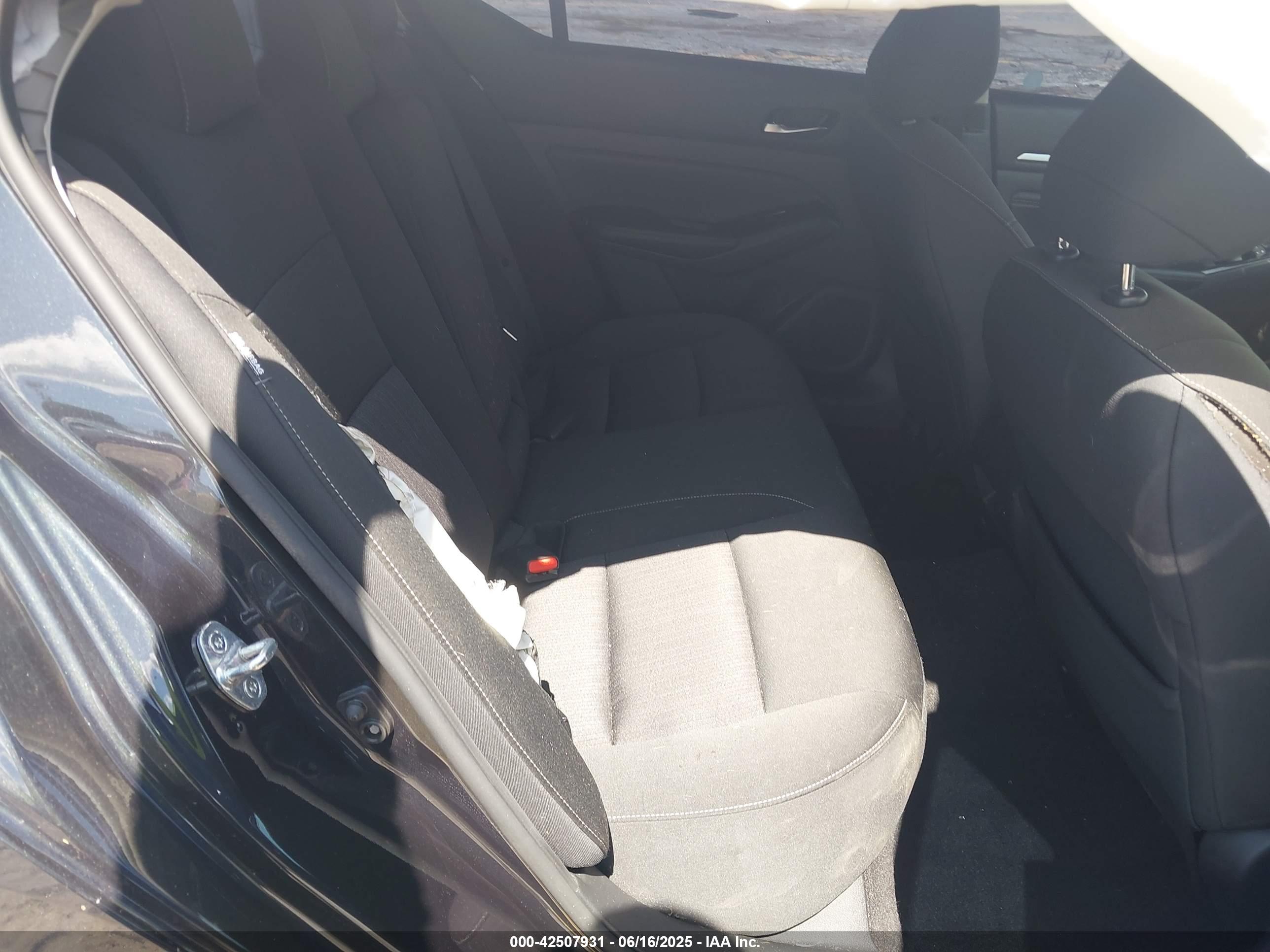 NISSAN ALTIMA image 8