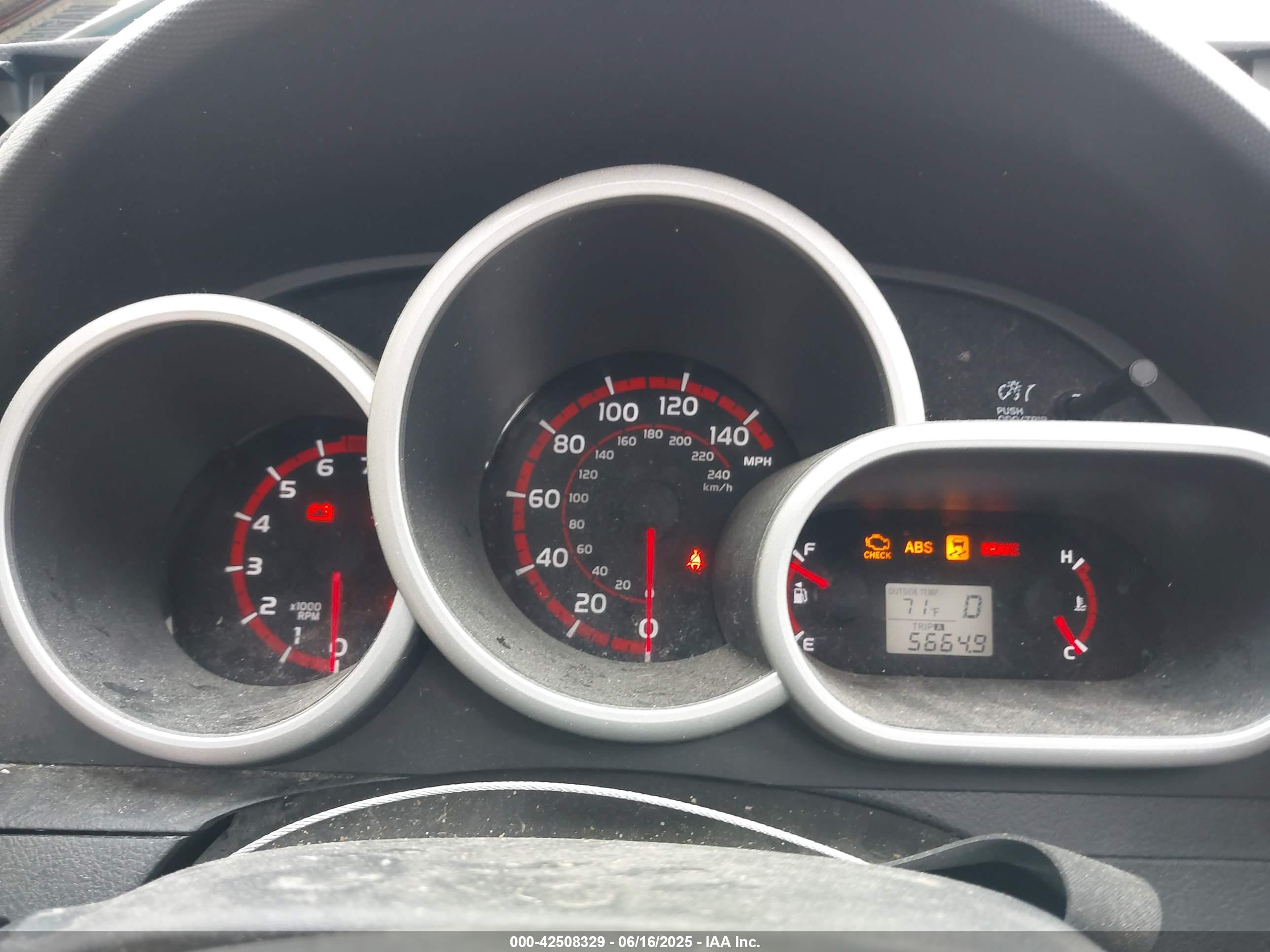 TOYOTA MATRIX image 7