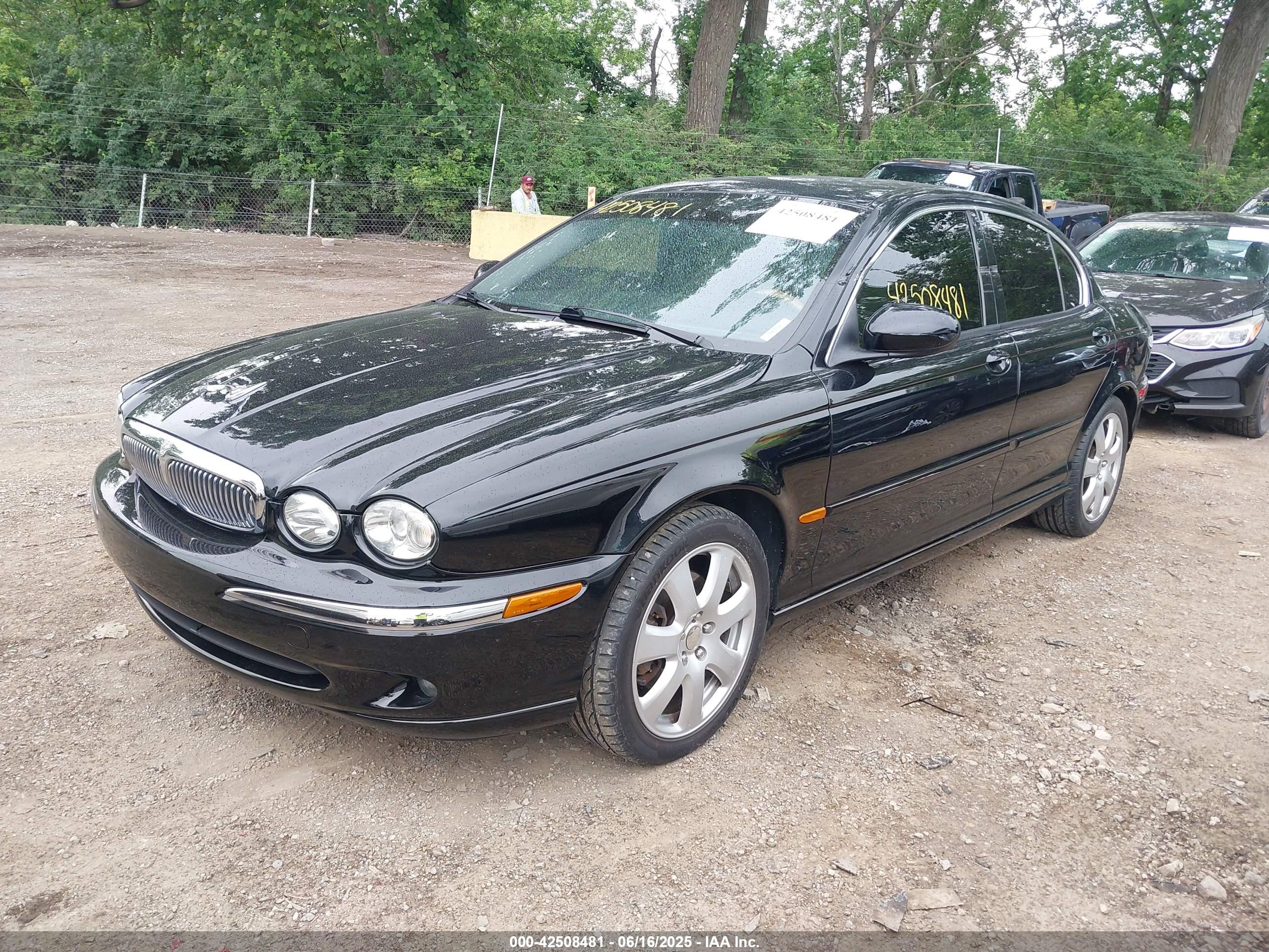 JAGUAR X-TYPE image 2
