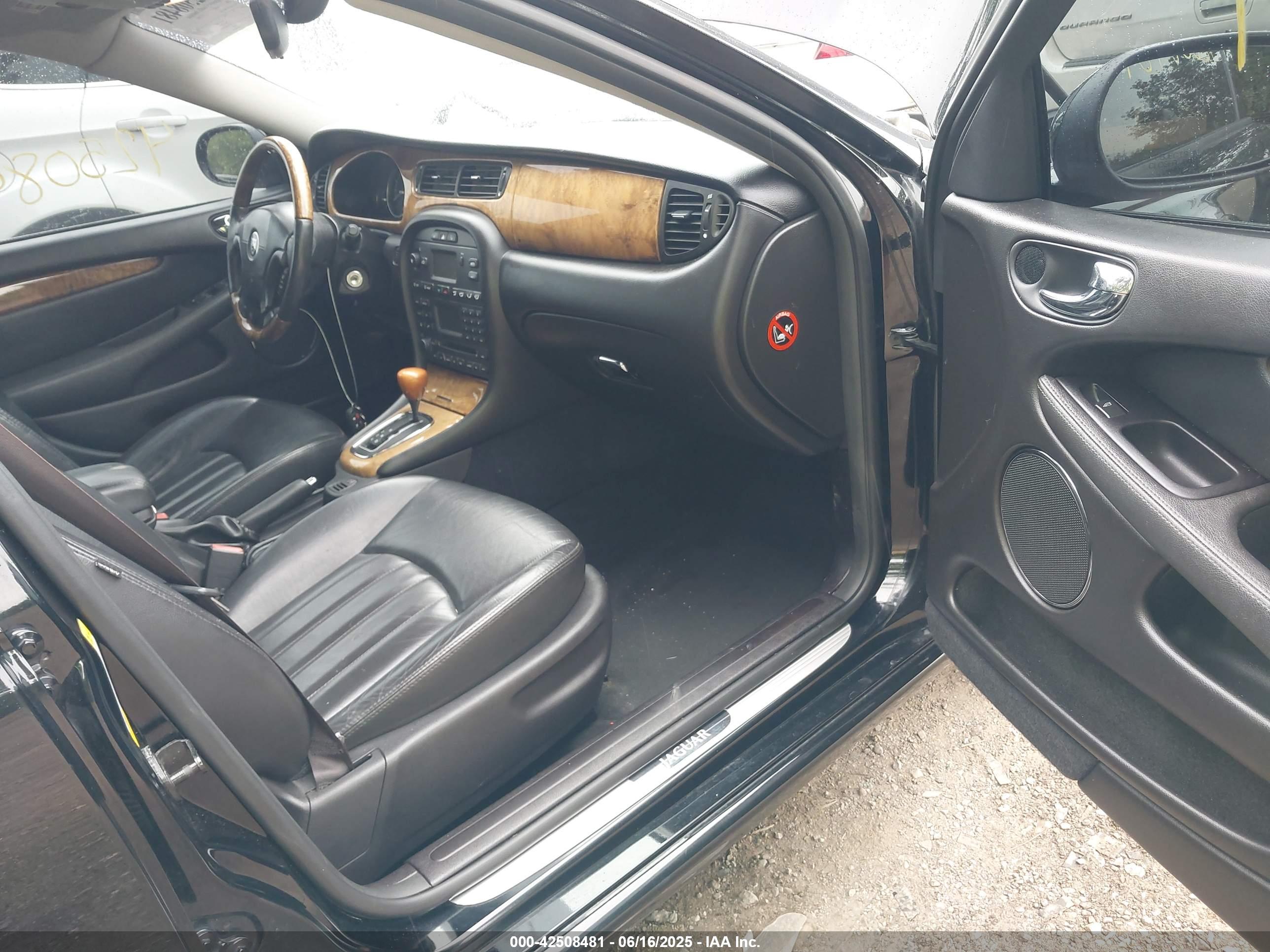 JAGUAR X-TYPE image 5