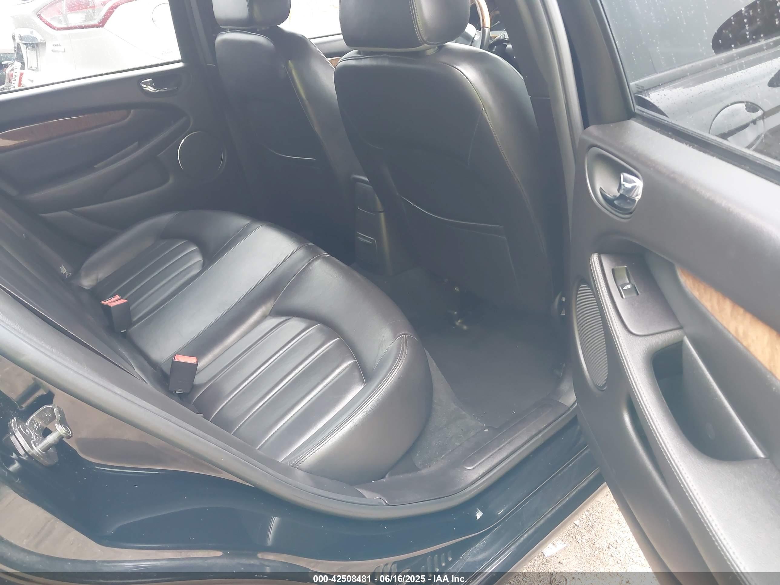 JAGUAR X-TYPE image 8