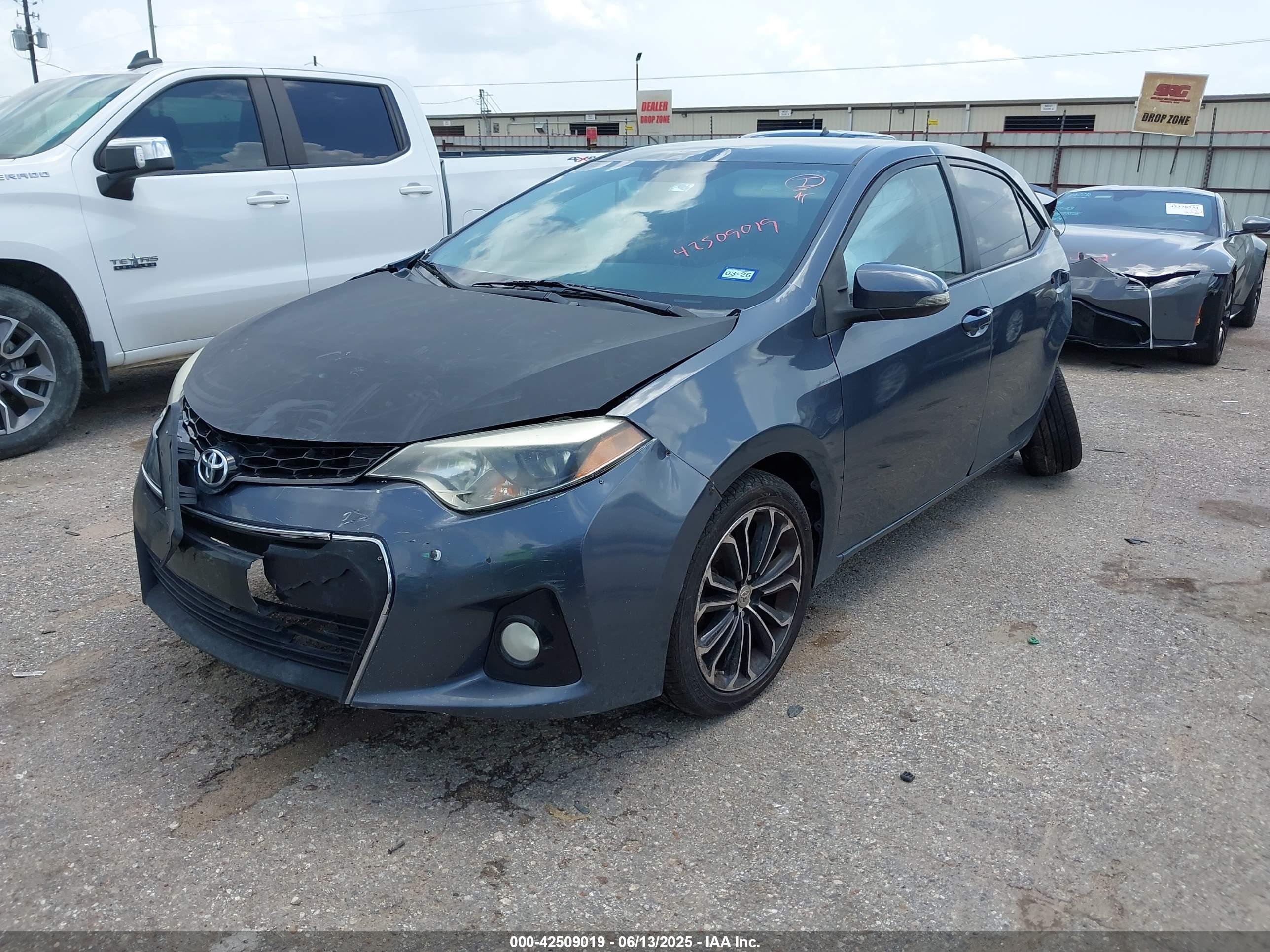 TOYOTA COROLLA image 2