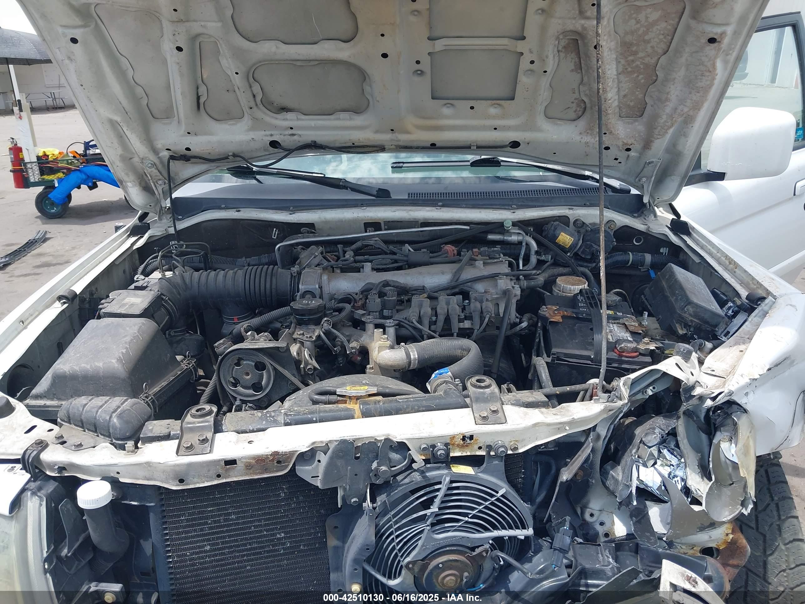 MITSUBISHI MONTERO image 10