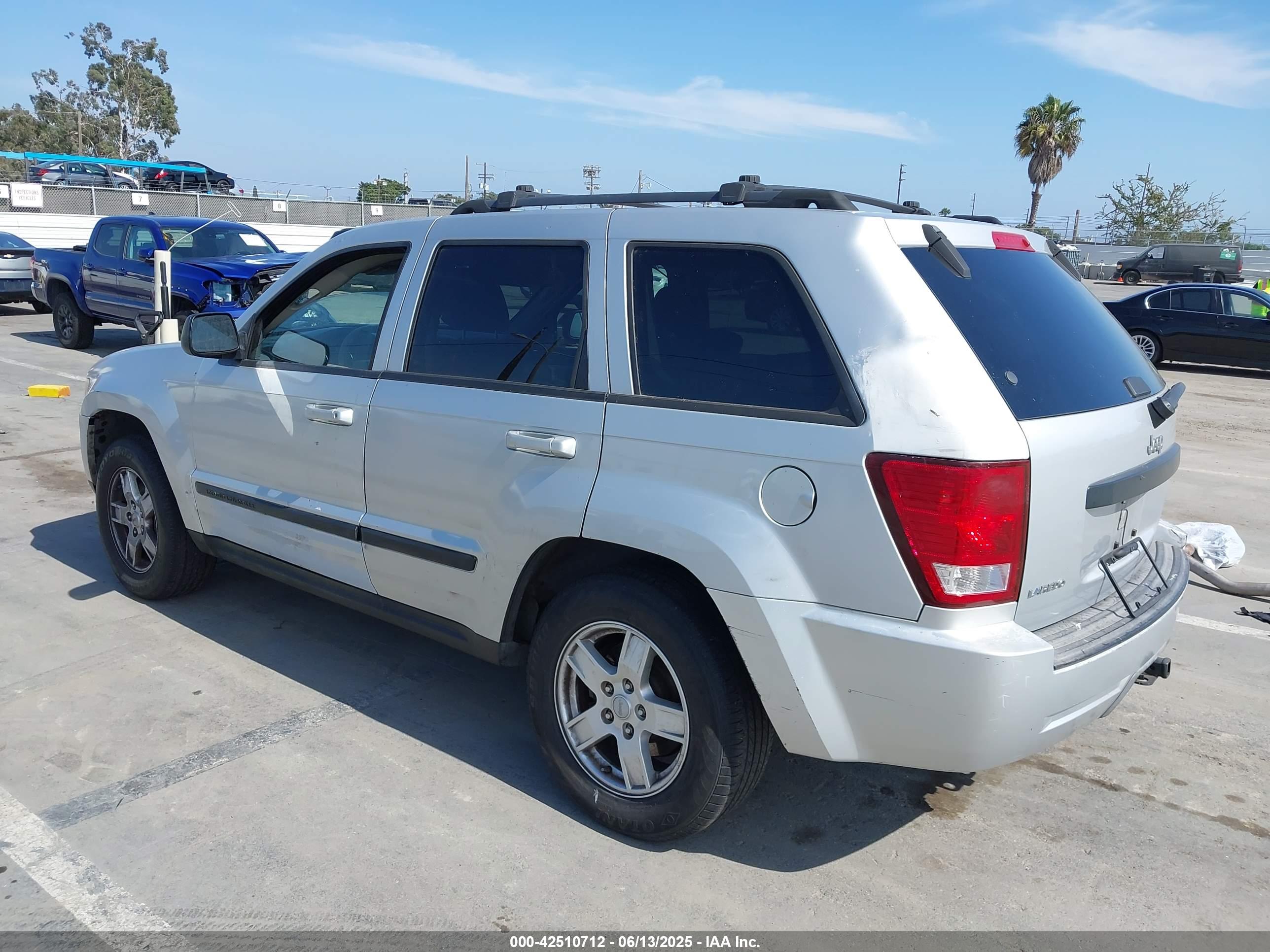 JEEP GRAND image 3