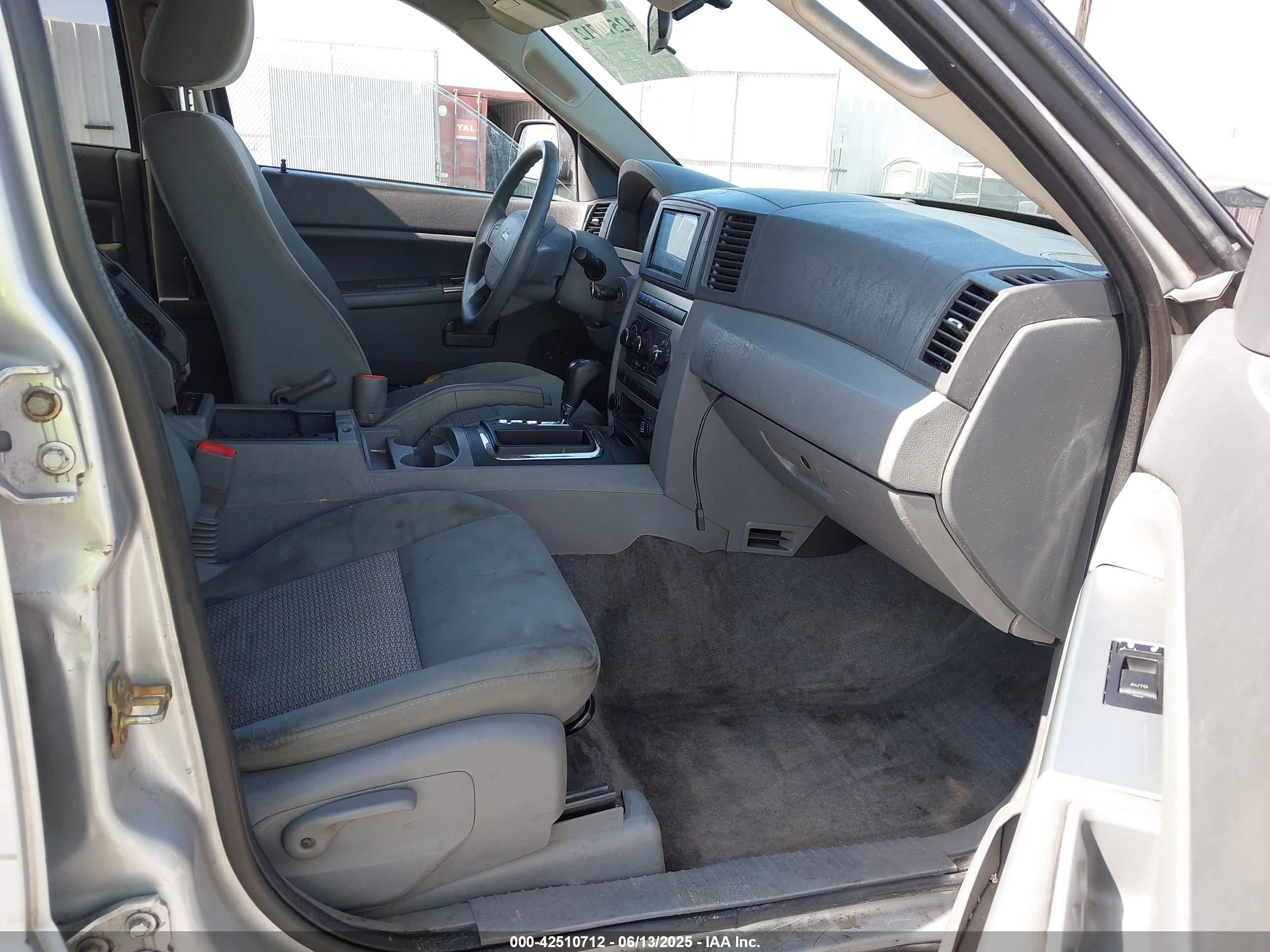JEEP GRAND image 5