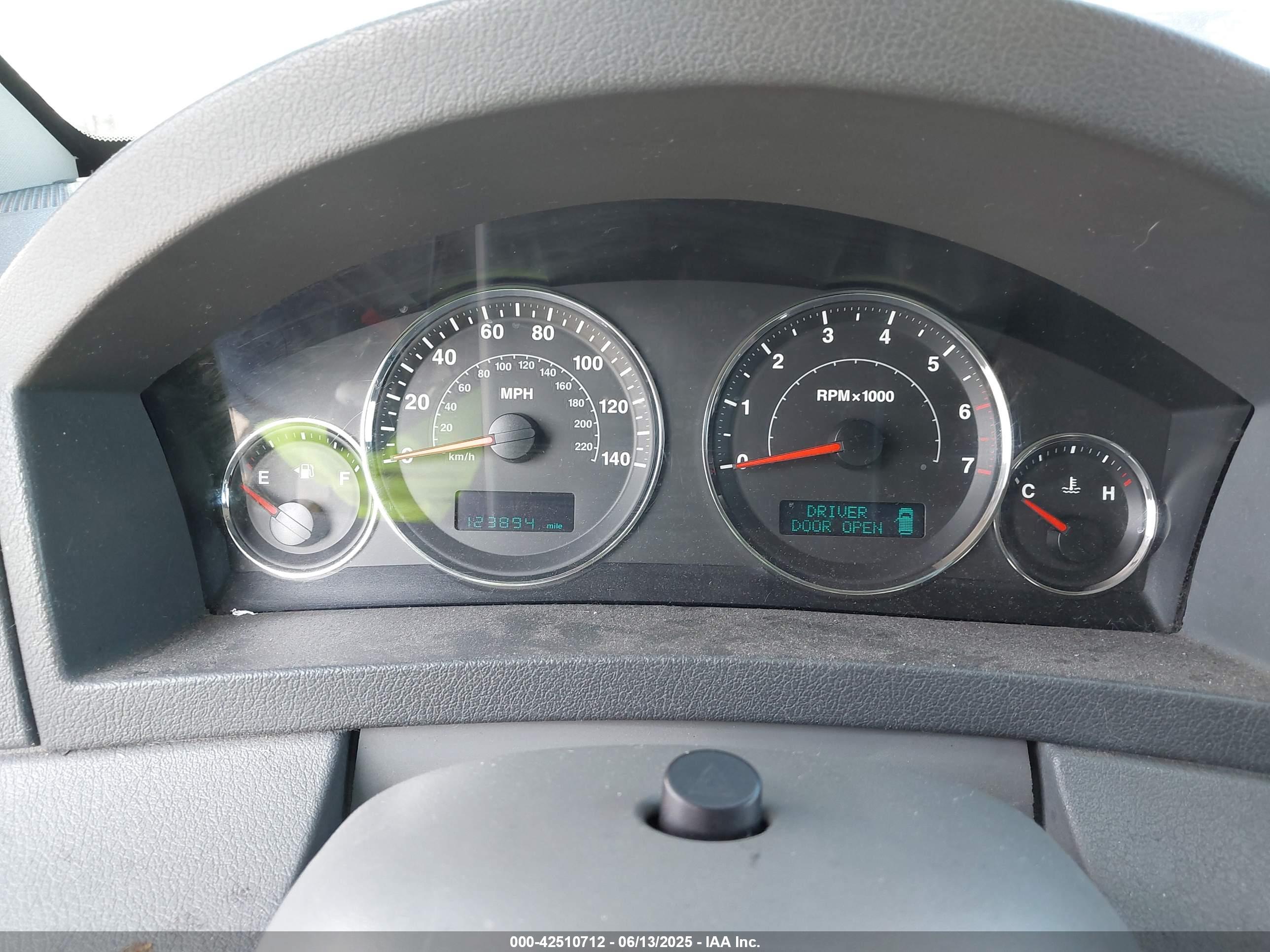 JEEP GRAND image 7
