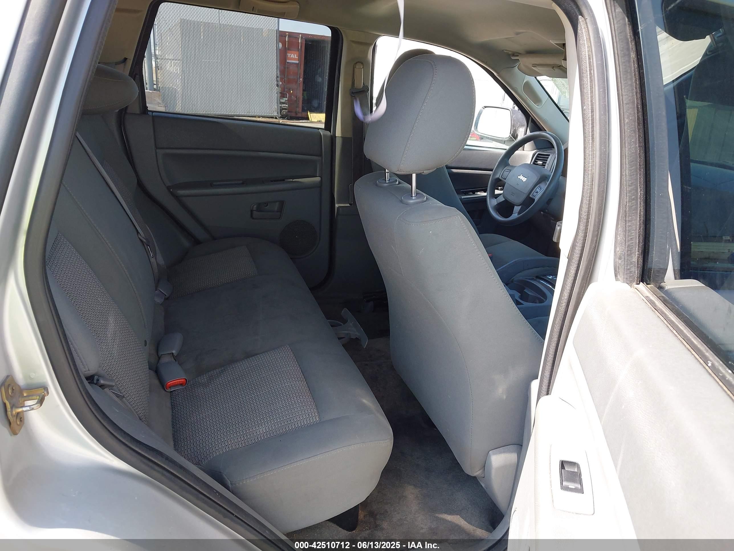 JEEP GRAND image 8