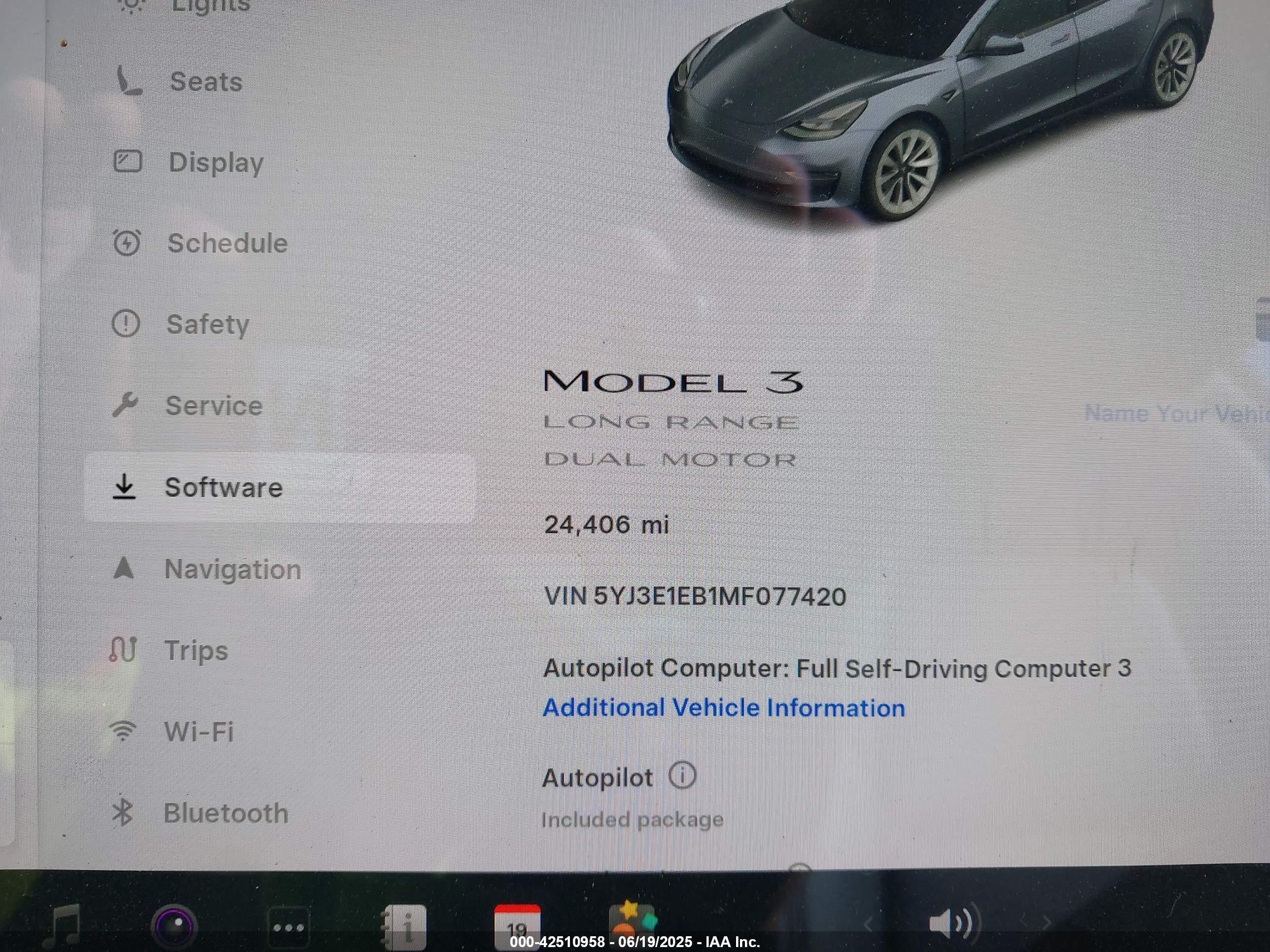 TESLA MODEL image 7