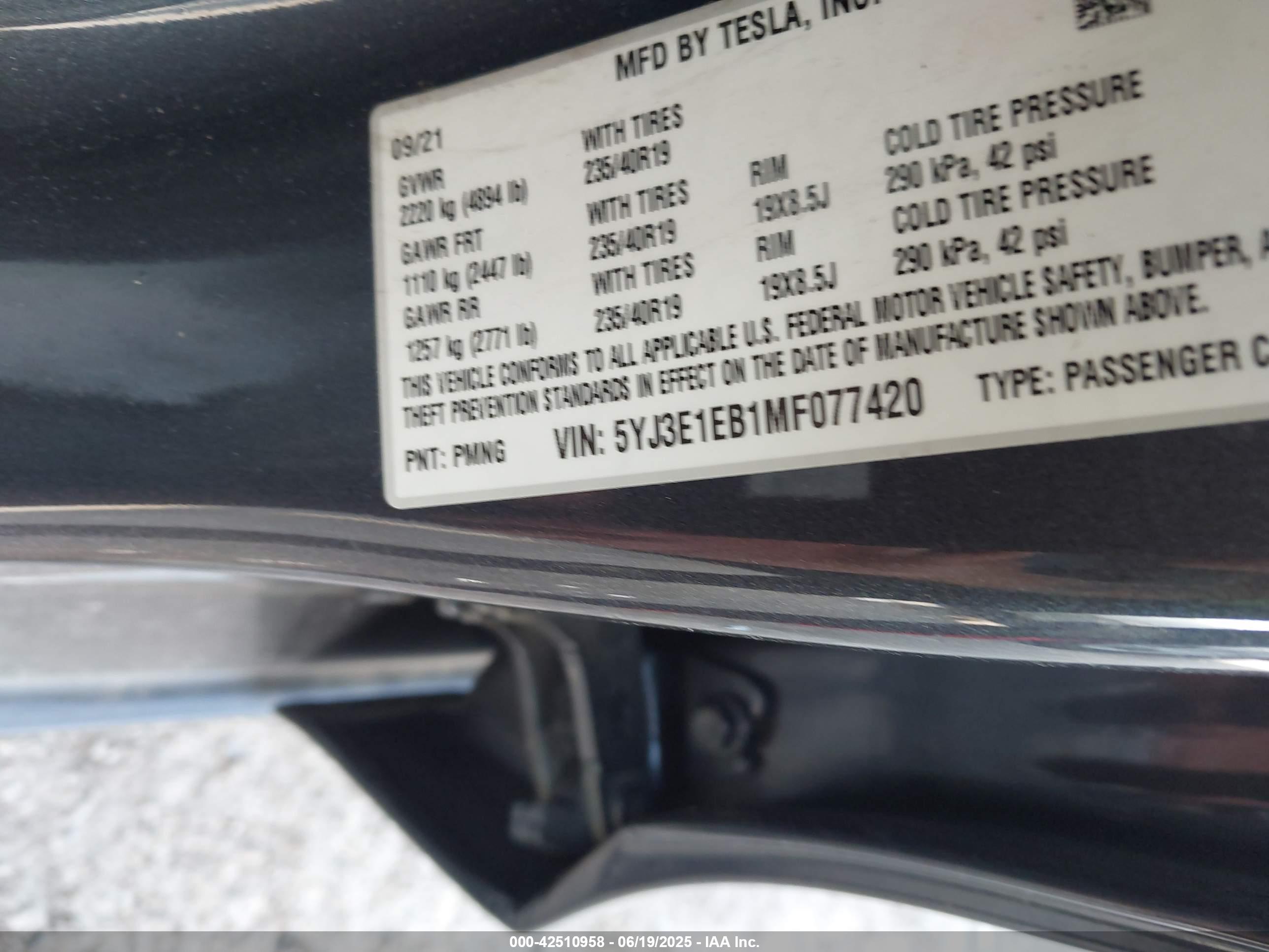 TESLA MODEL image 9