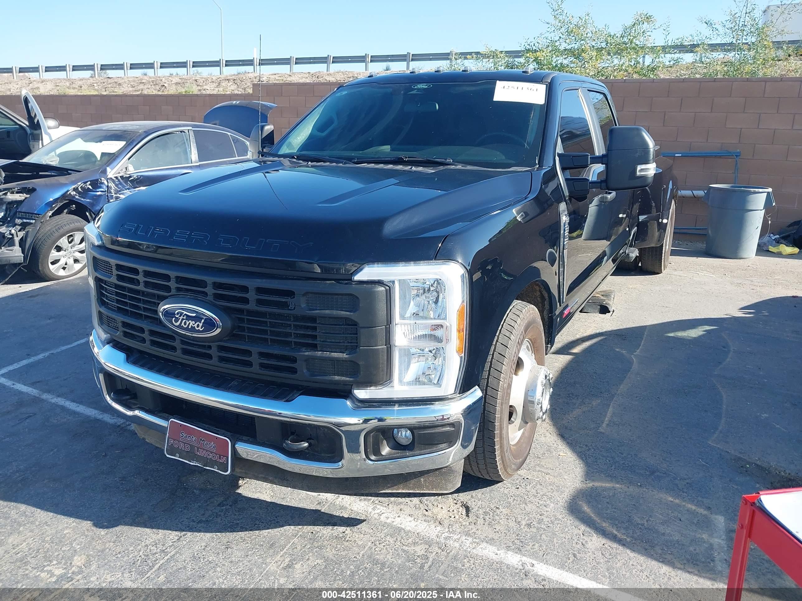 FORD F-350 image 2