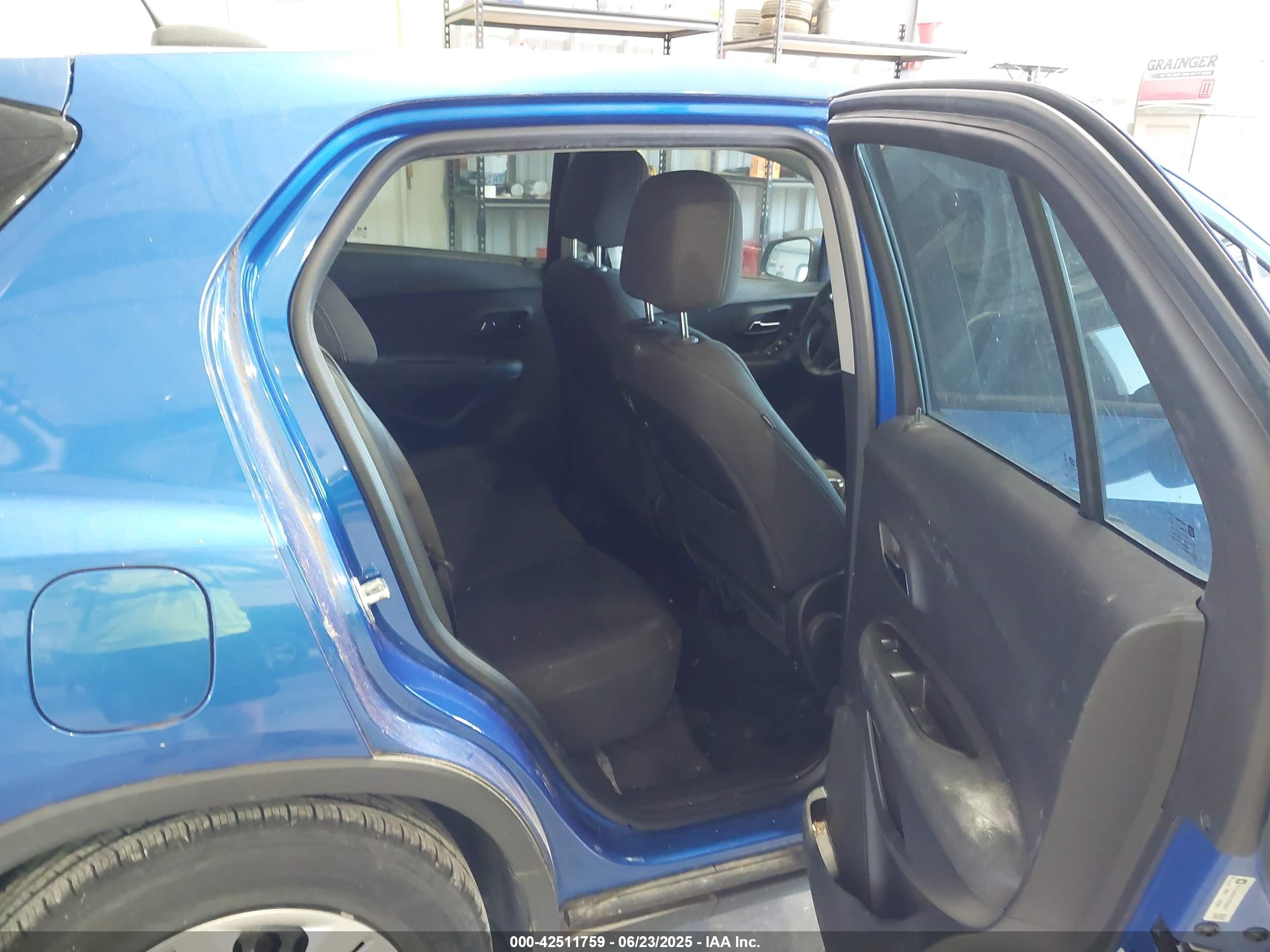 CHEVROLET TRAX image 8