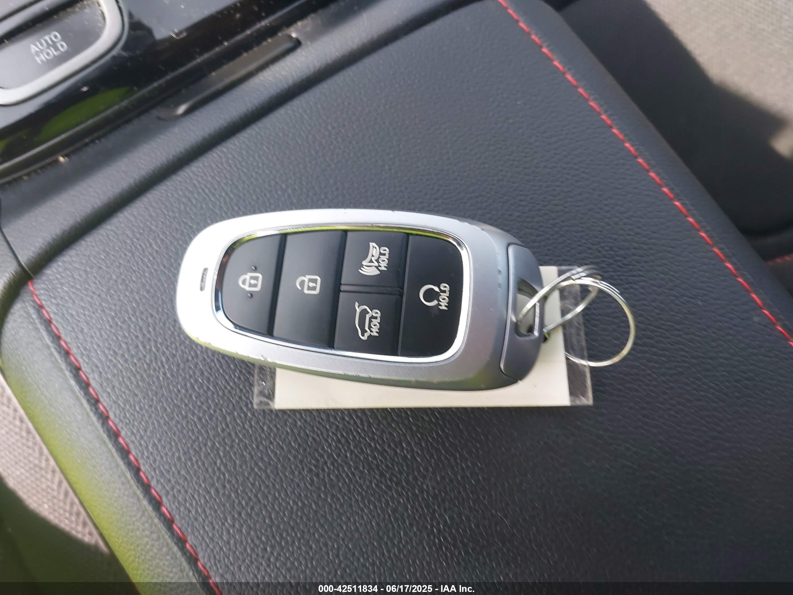HYUNDAI TUCSON image 11