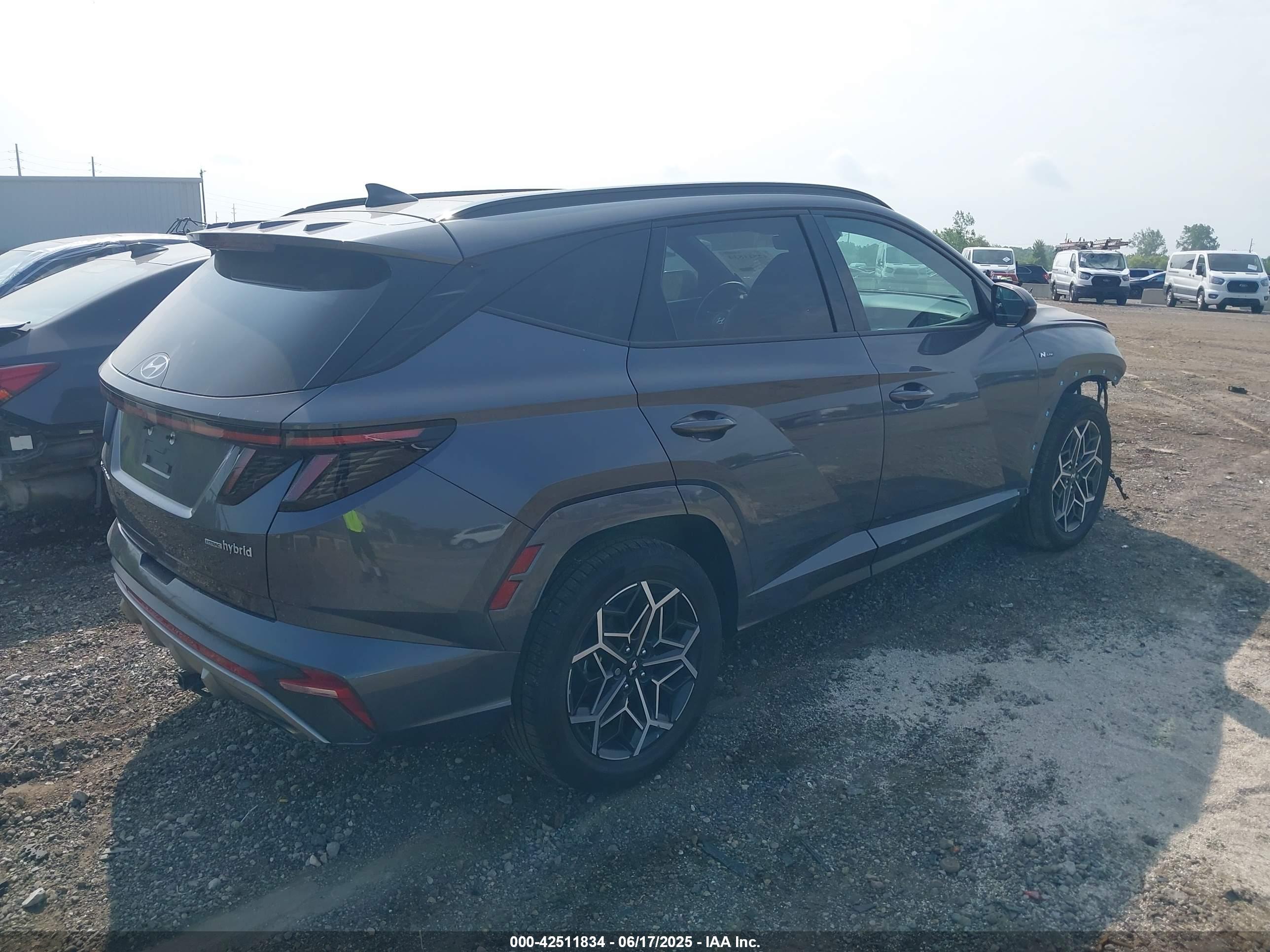 HYUNDAI TUCSON image 4