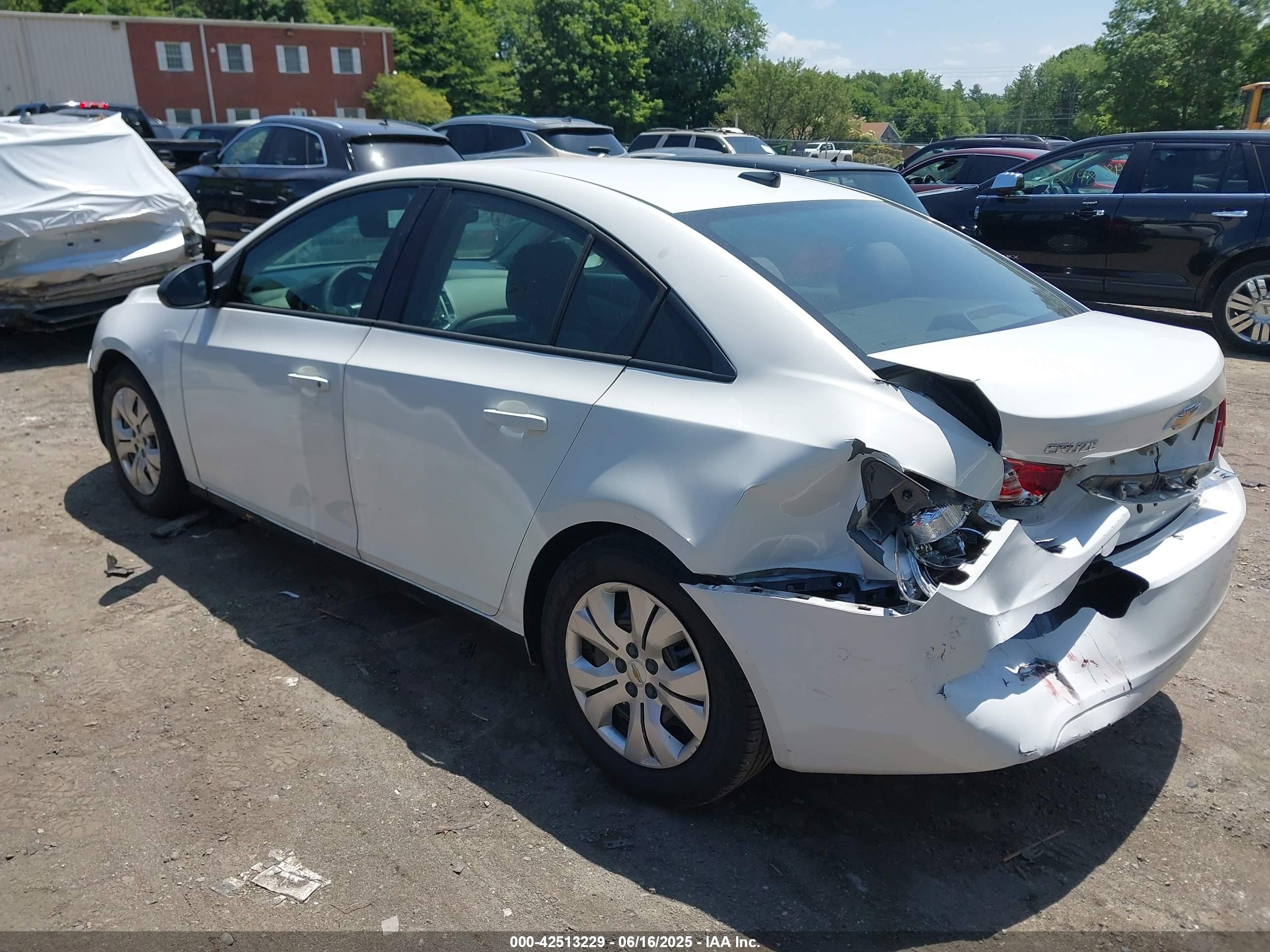 CHEVROLET CRUZE image 3
