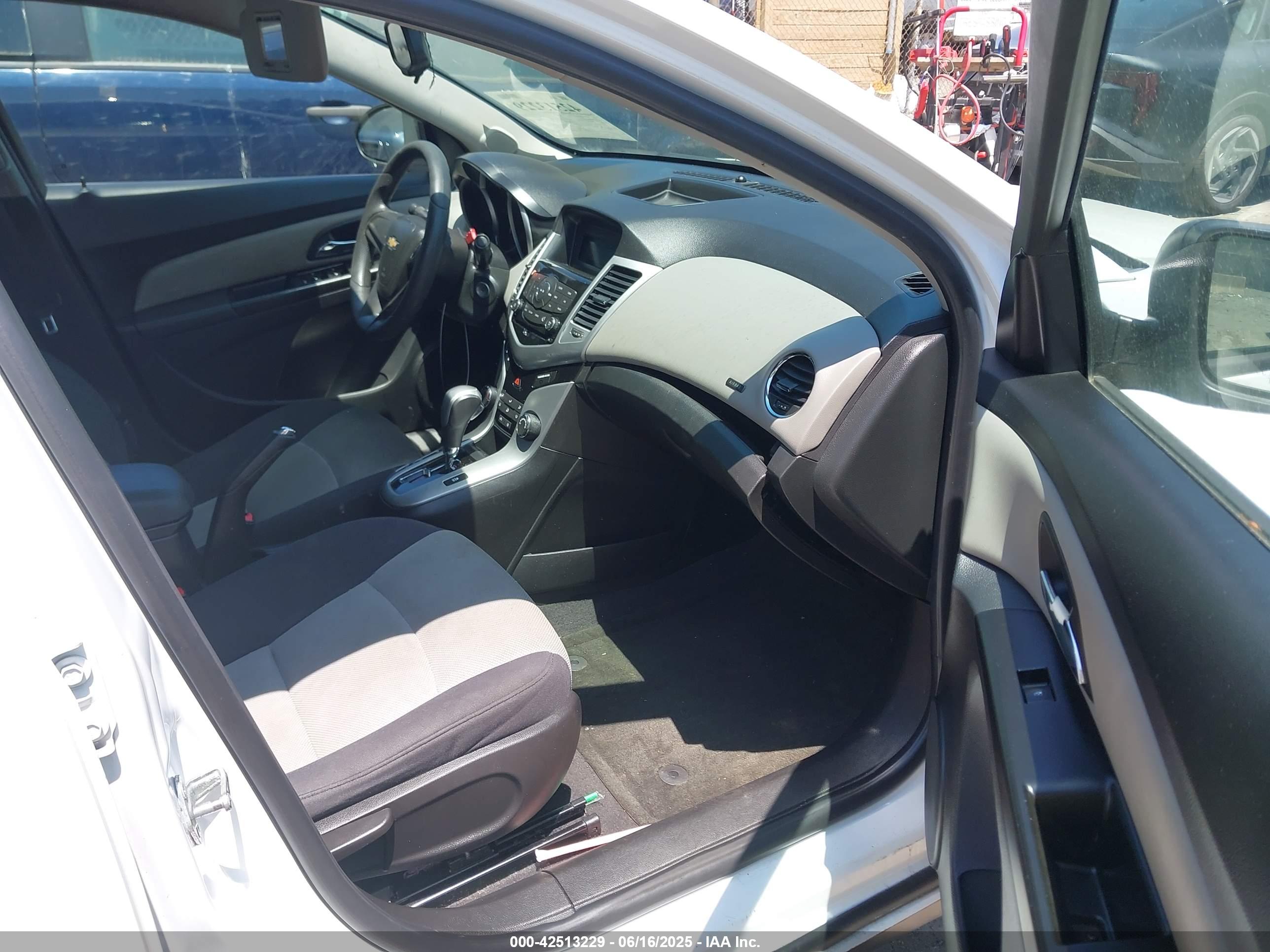 CHEVROLET CRUZE image 5