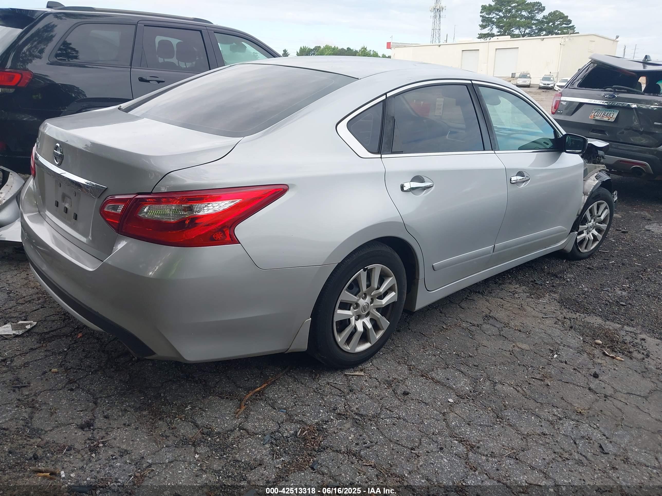 NISSAN ALTIMA image 4