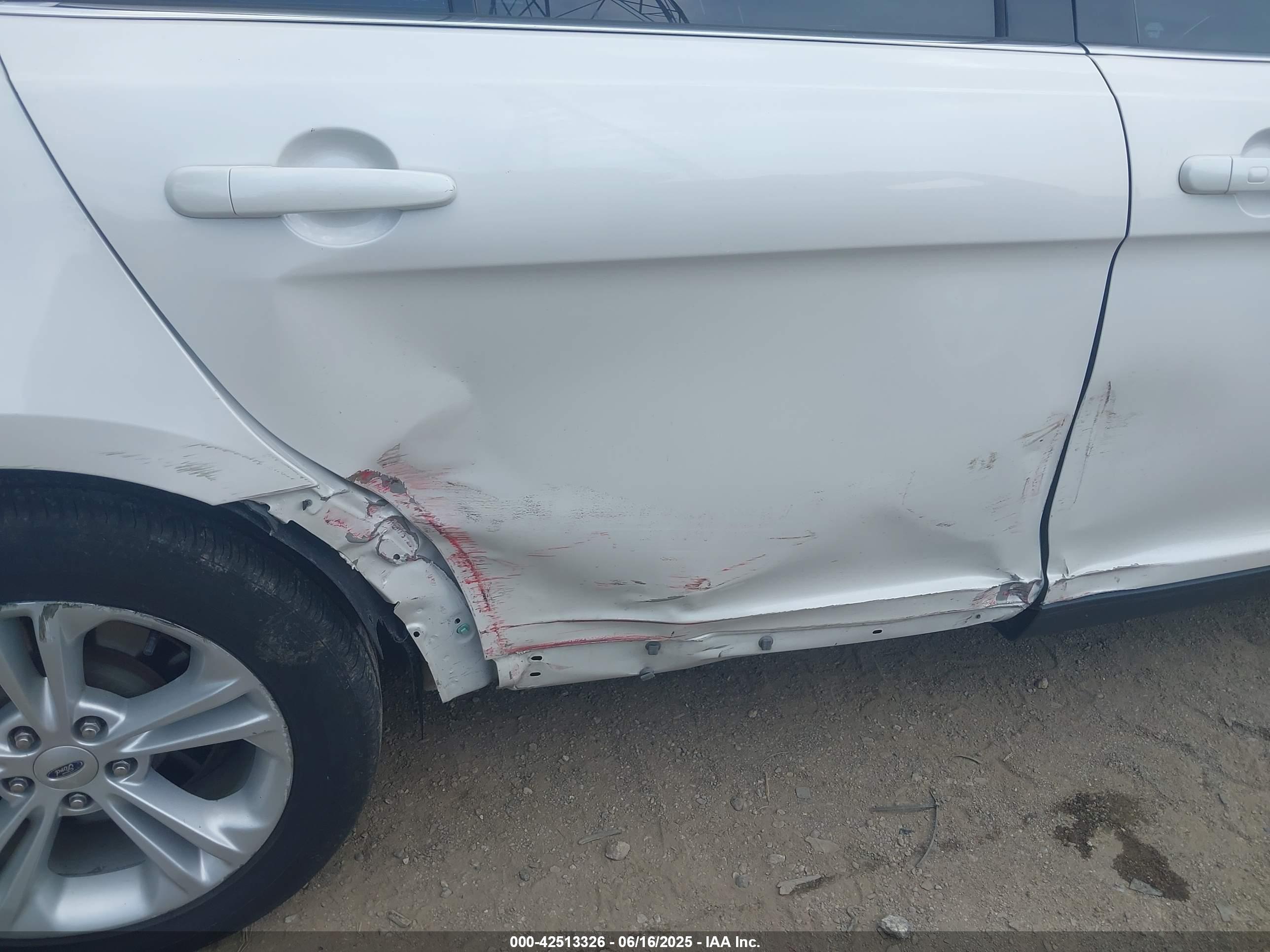 FORD TAURUS image 6