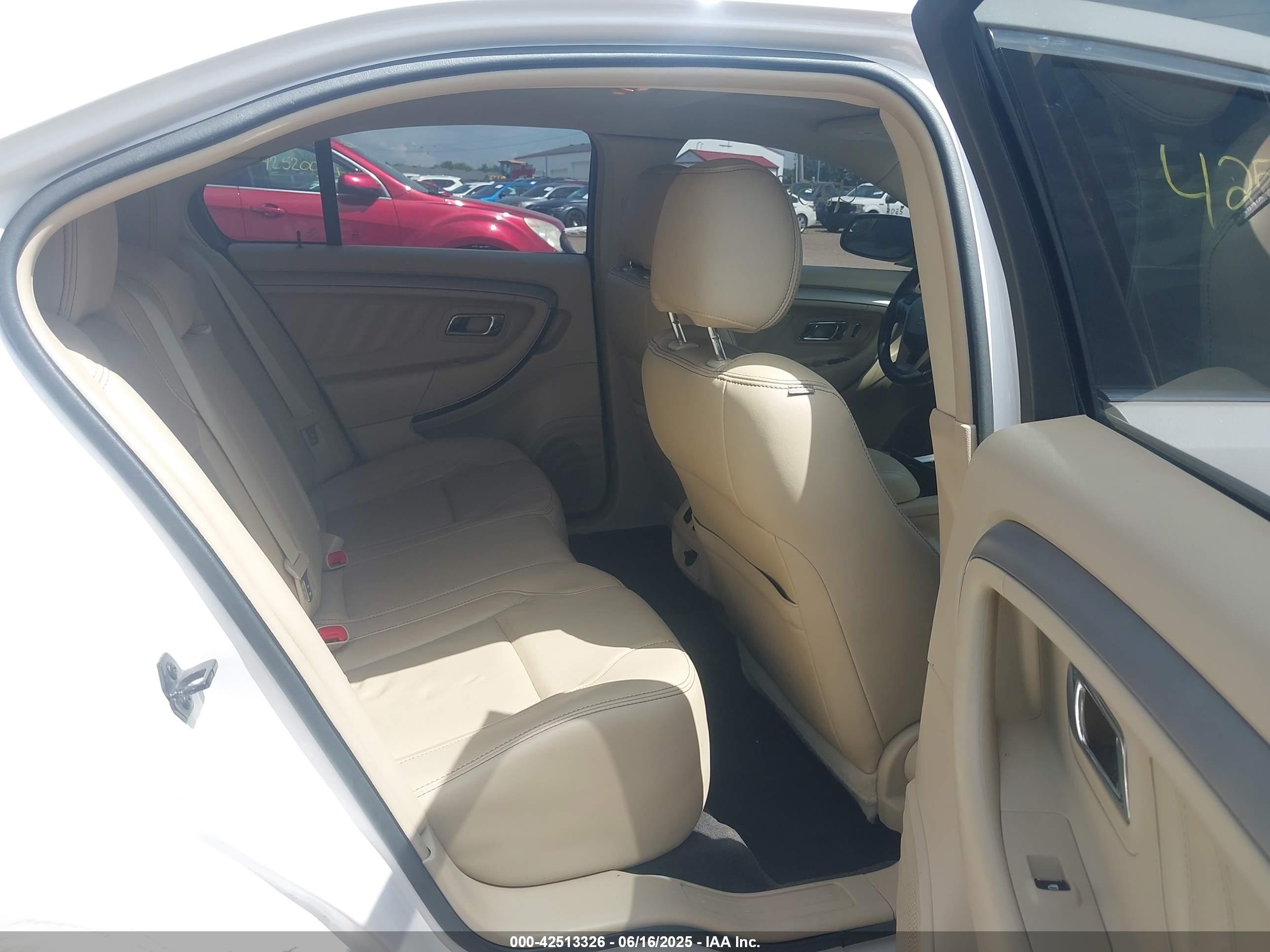 FORD TAURUS image 8