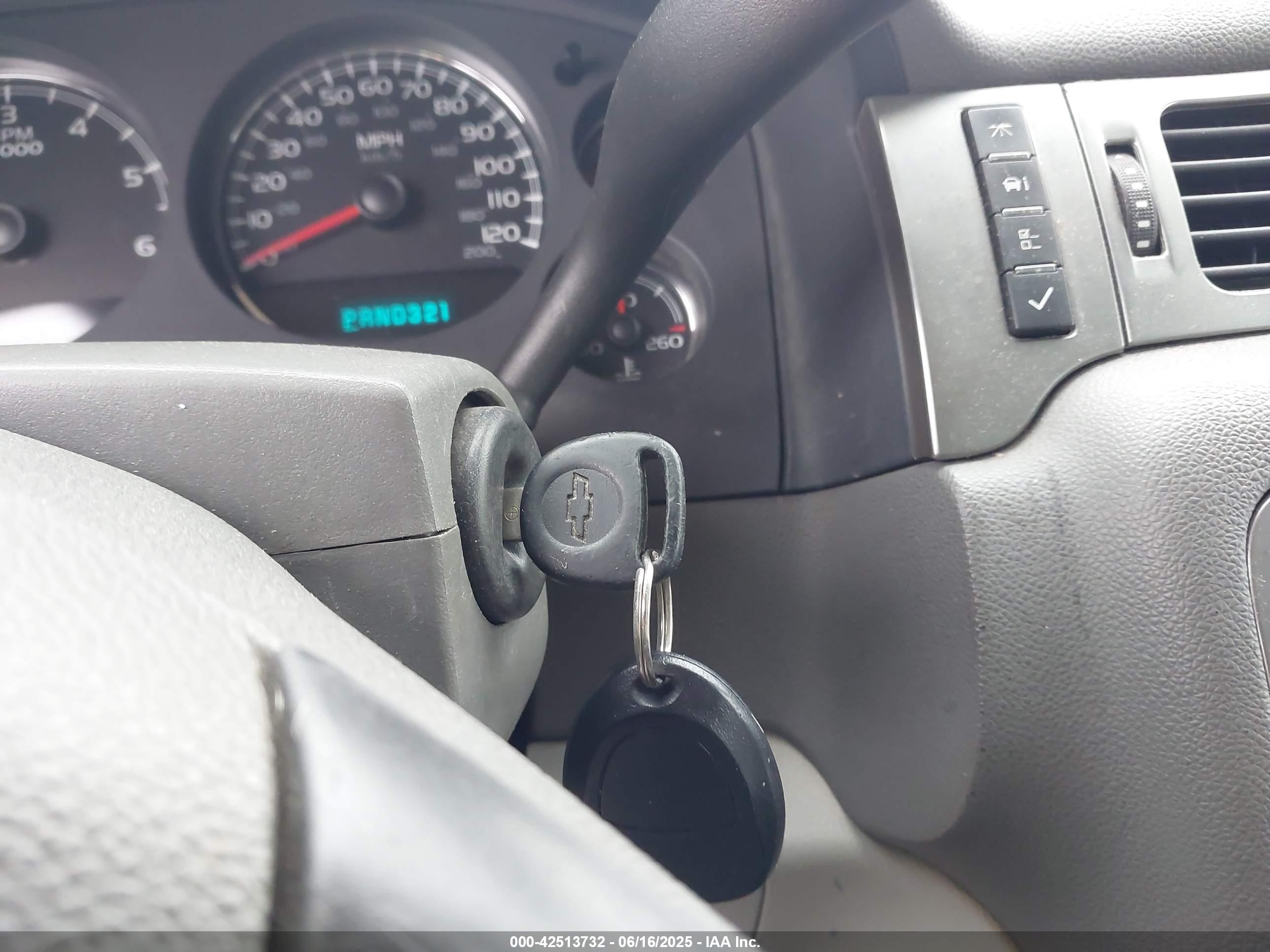 CHEVROLET TAHOE image 11