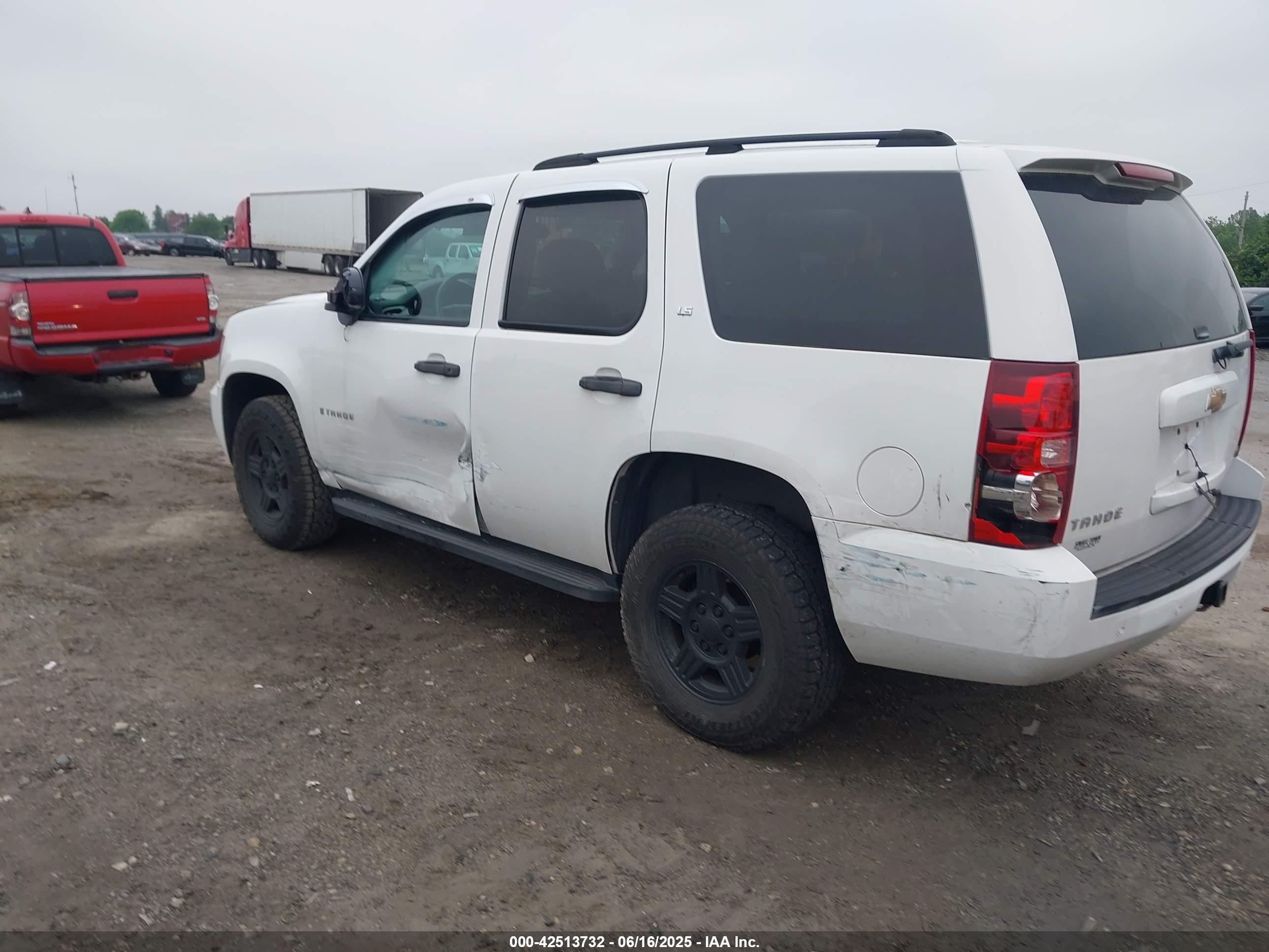 CHEVROLET TAHOE image 3