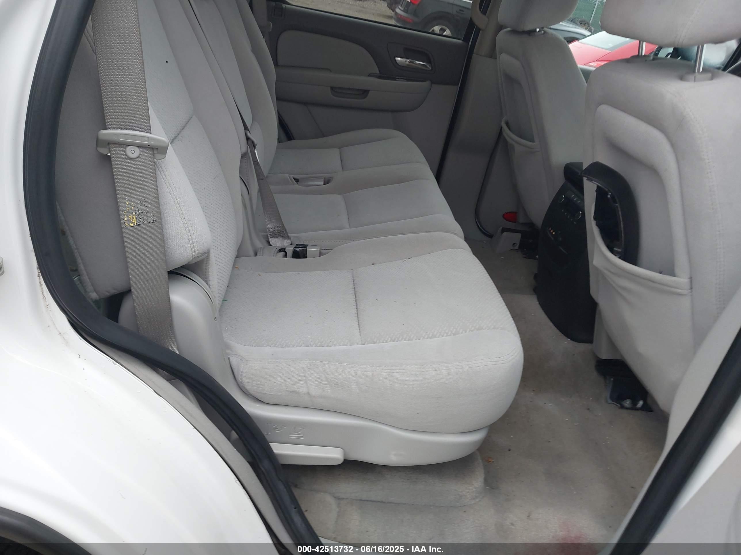 CHEVROLET TAHOE image 8