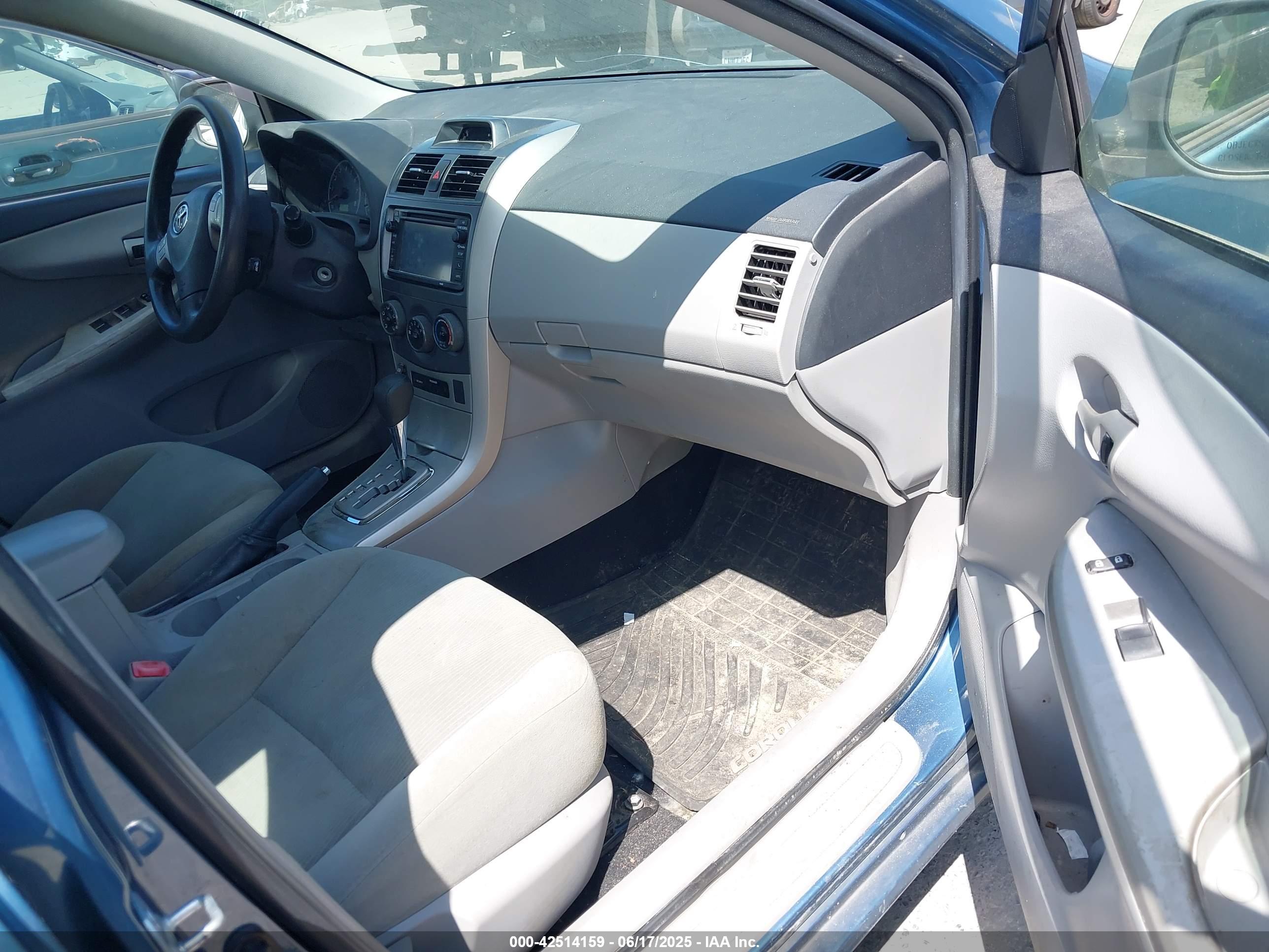 TOYOTA COROLLA image 5