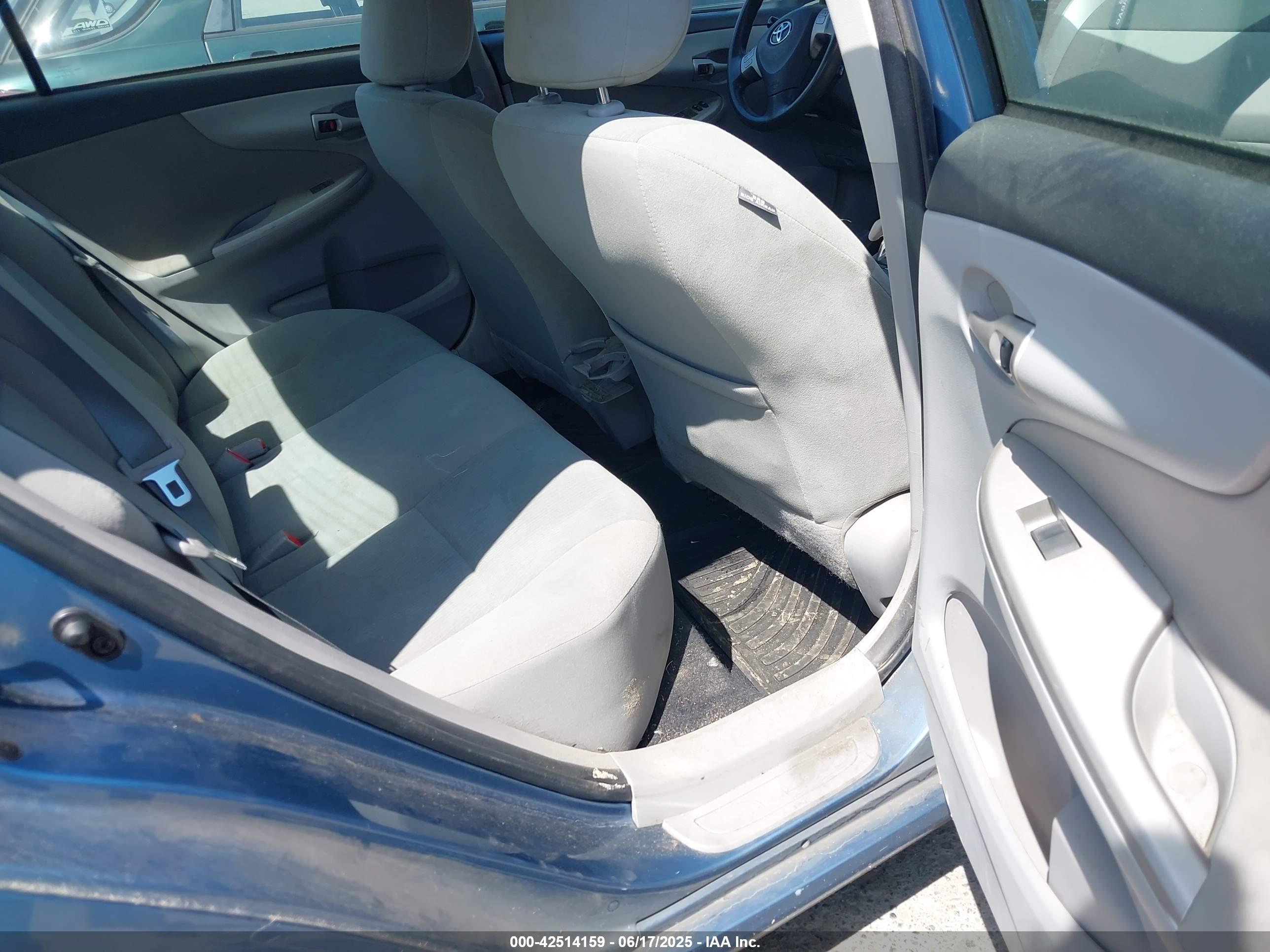 TOYOTA COROLLA image 8