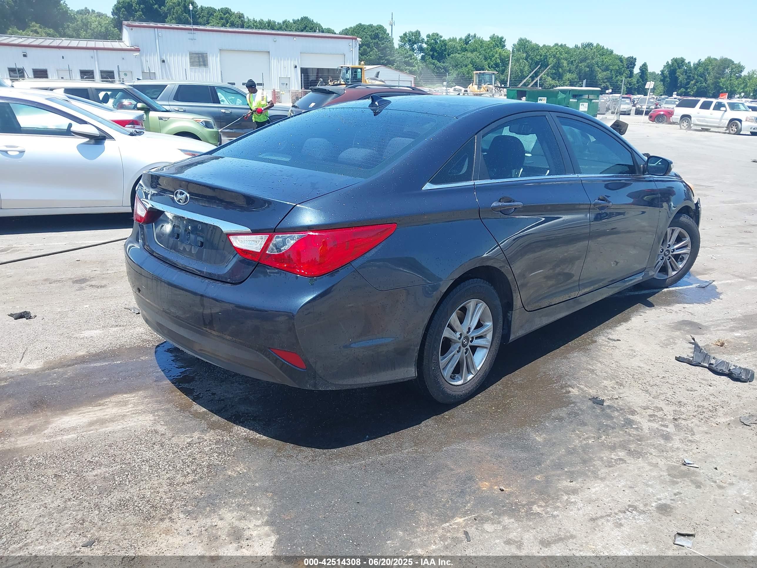 HYUNDAI SONATA image 4