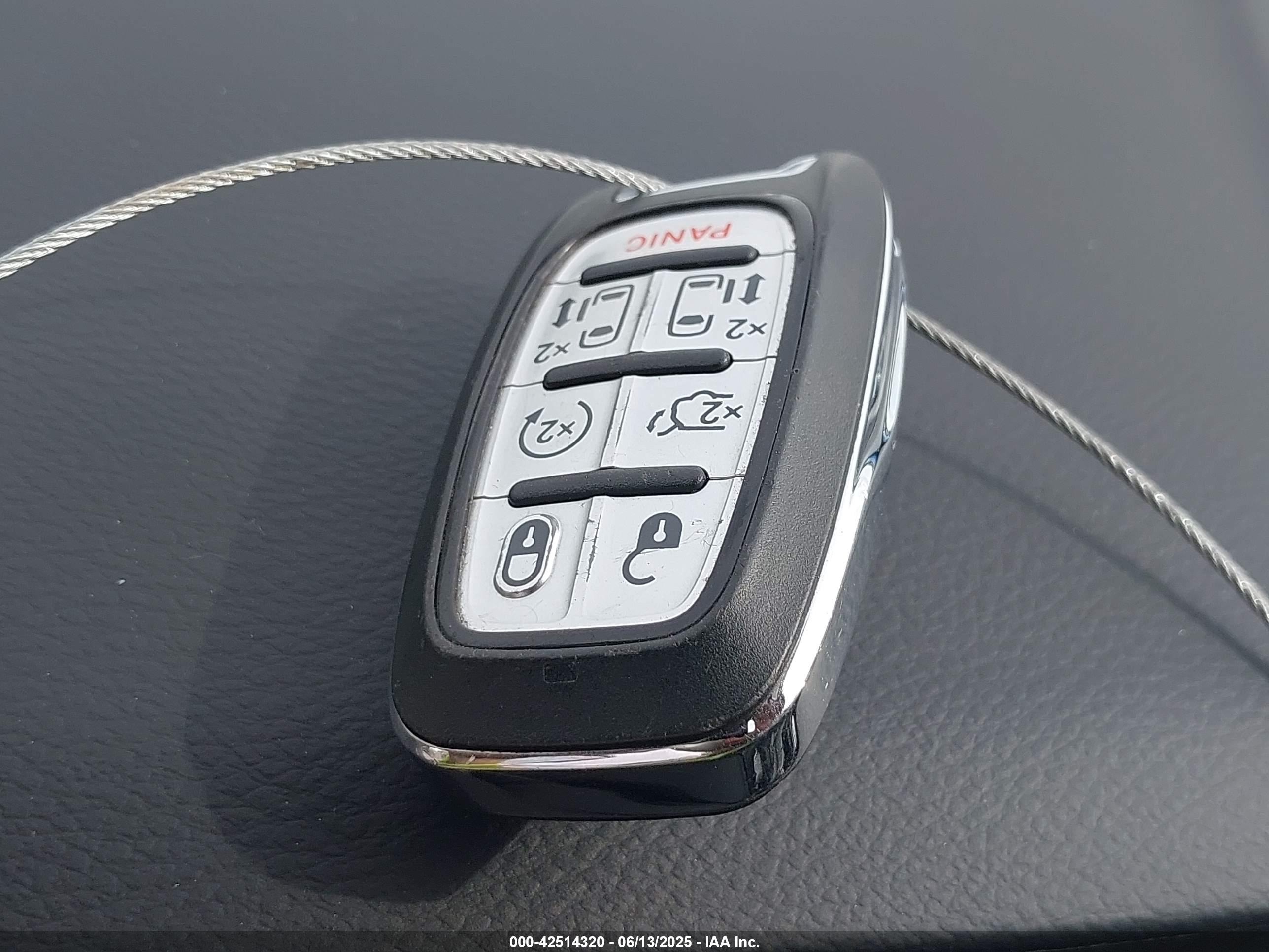 CHRYSLER PACIFICA image 11