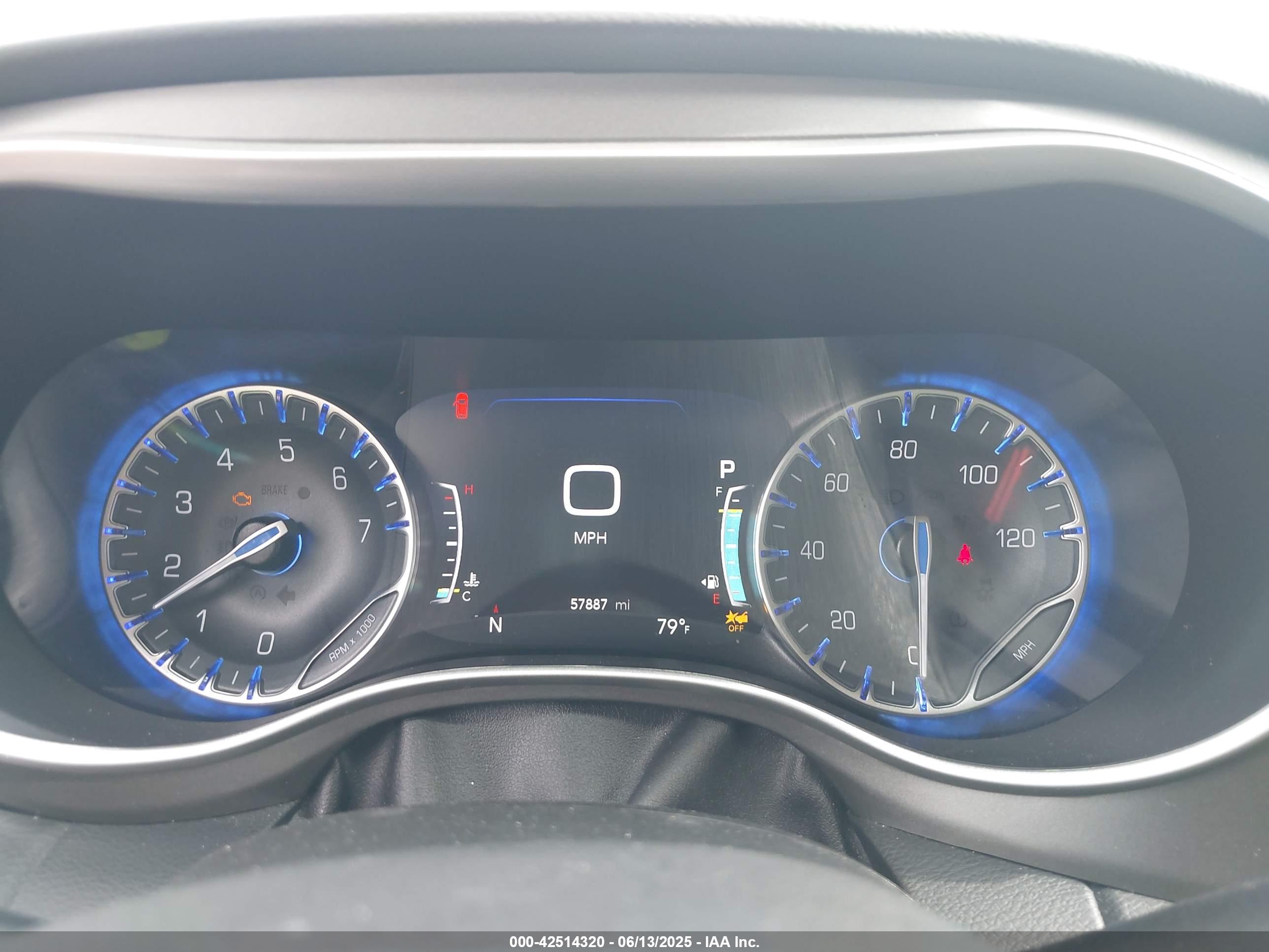 CHRYSLER PACIFICA image 7